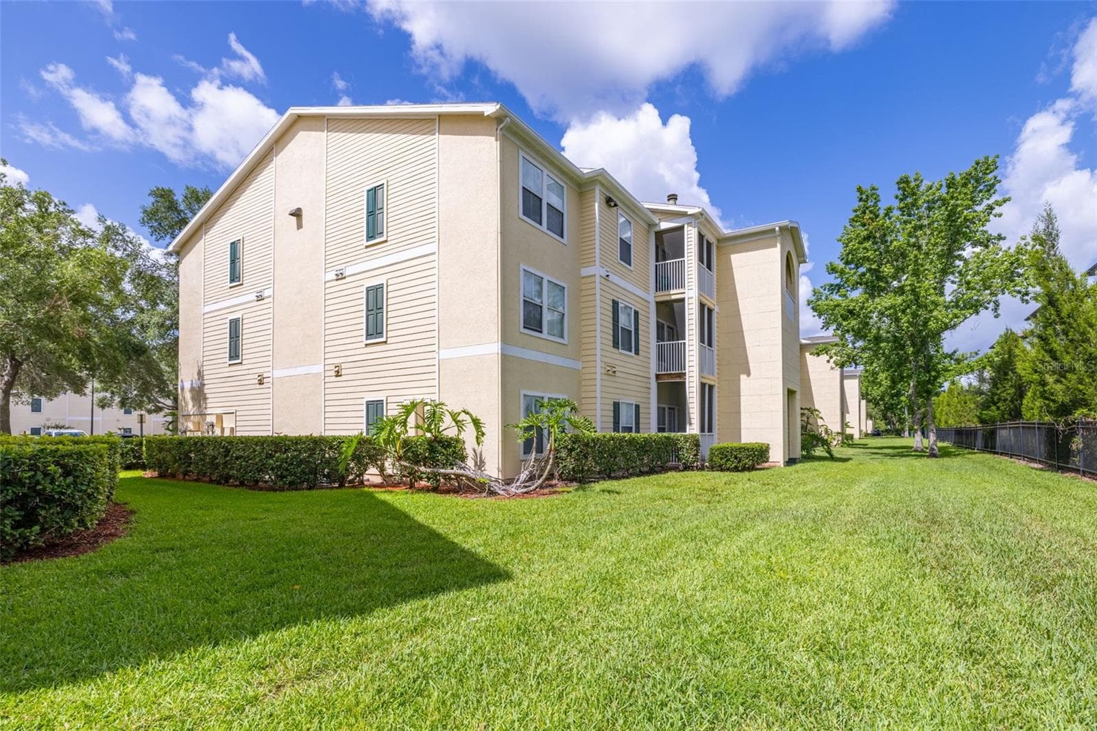 Exterior - 18439 BRIDLE CLUB DR, TAMPA