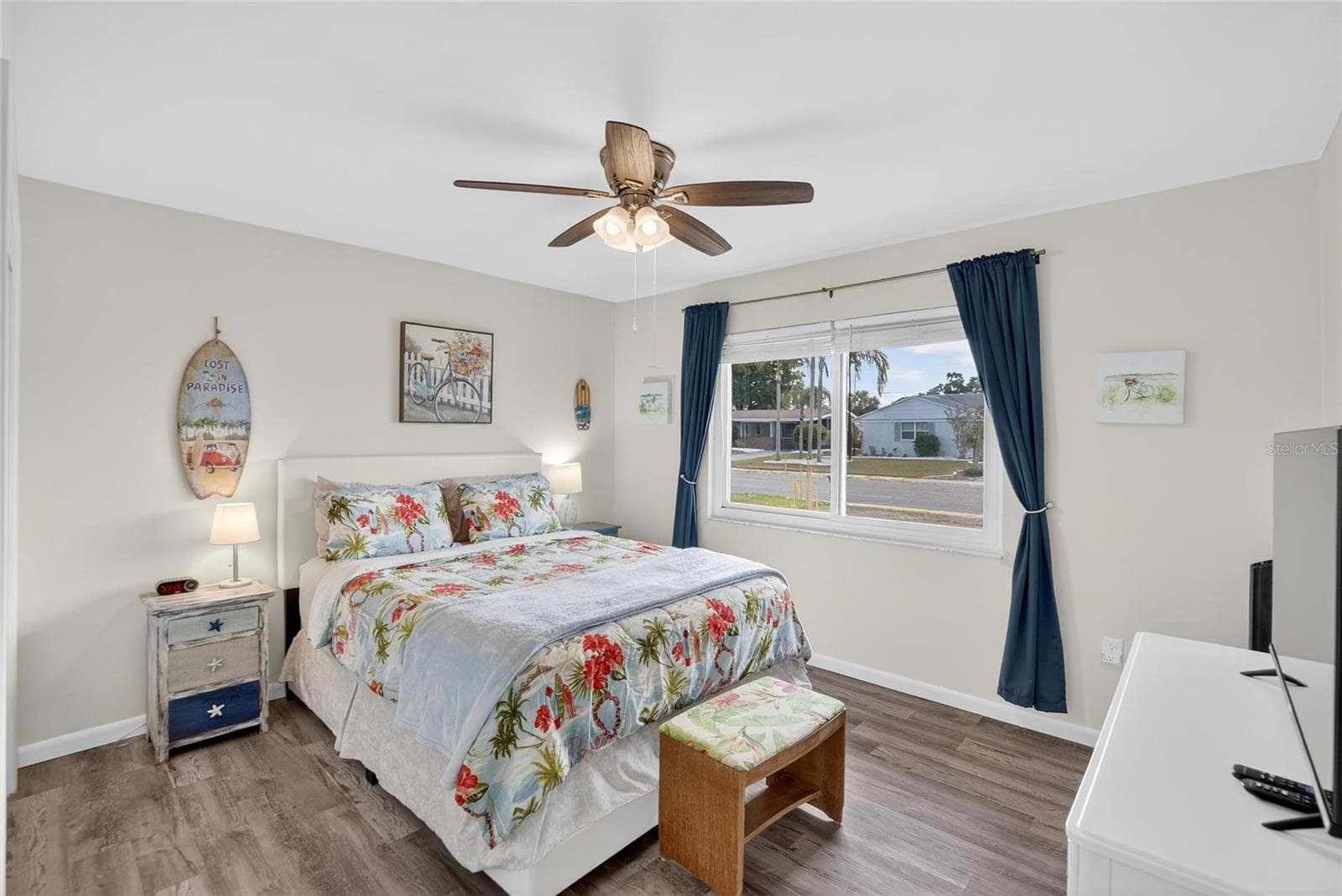 Notice the beautiful floor, large window and spacious room - 809 OAKMONT AVE, SUN CITY CENTER