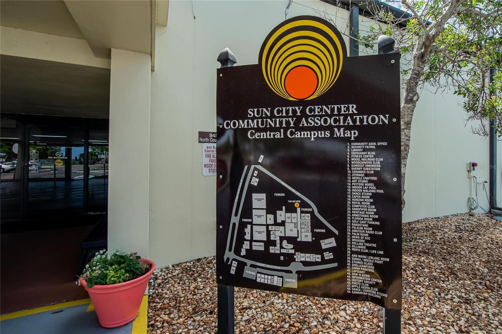 Sun City Center Community Association 200+ groups - 809 OAKMONT AVE, SUN CITY CENTER