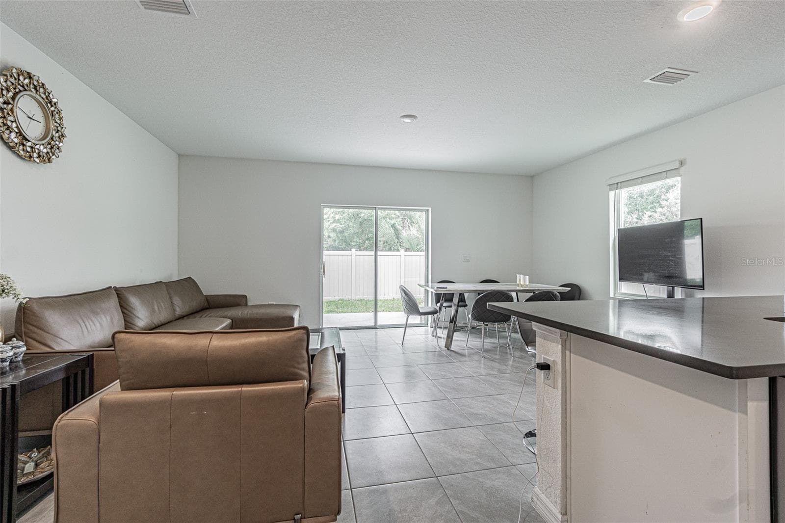 Townhouse at 6358 SOPHIE OAKS CT, TAMPA, photo 5 of 19
