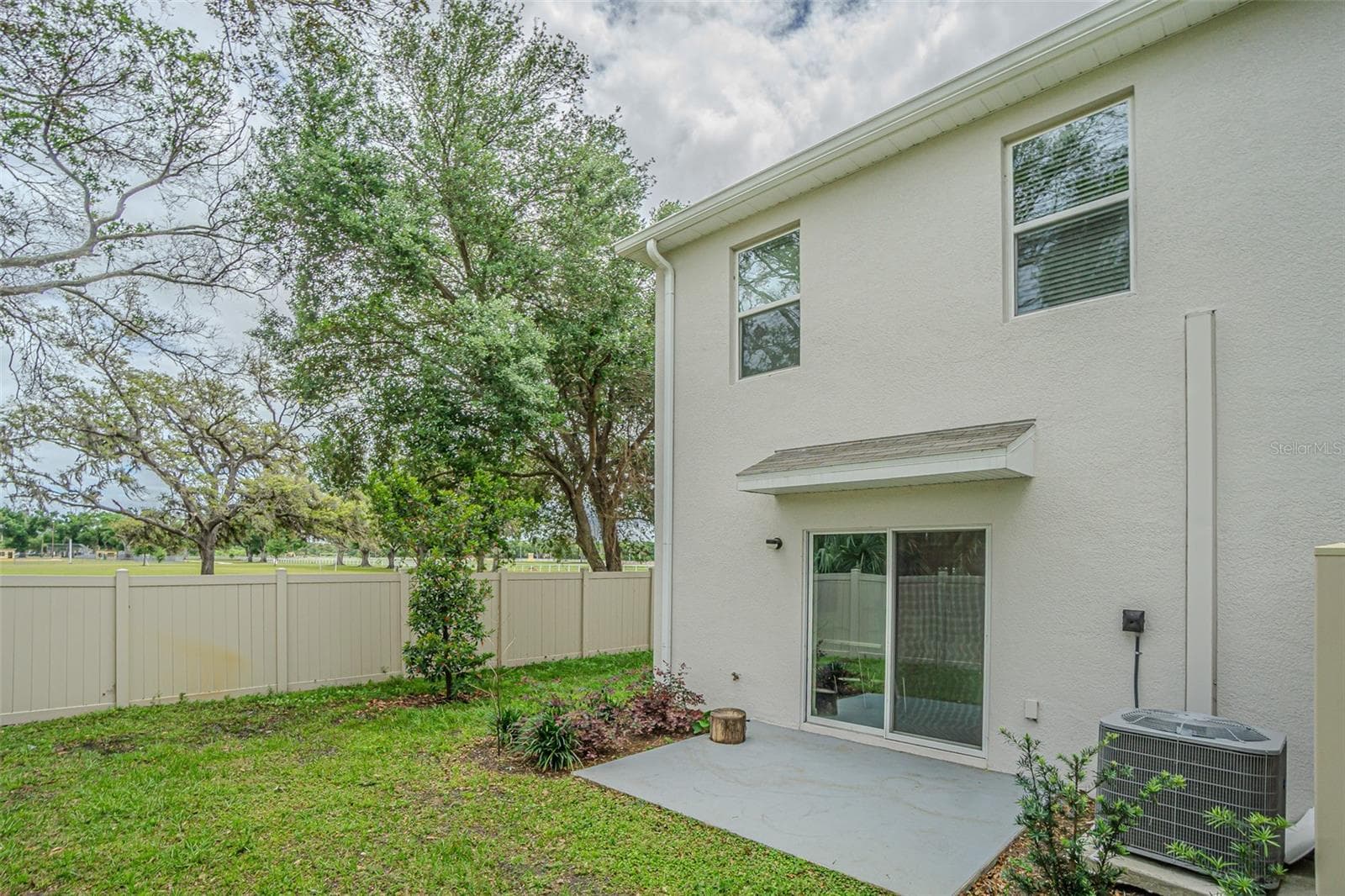 Townhouse at 6358 SOPHIE OAKS CT, TAMPA, photo 18 of 19