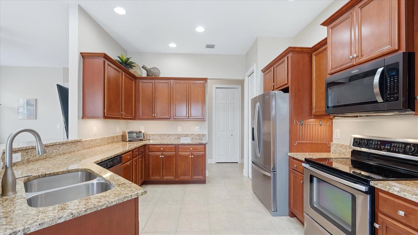 Villa at 13177 CREEKSIDE LN, PORT CHARLOTTE, photo 16 of 74