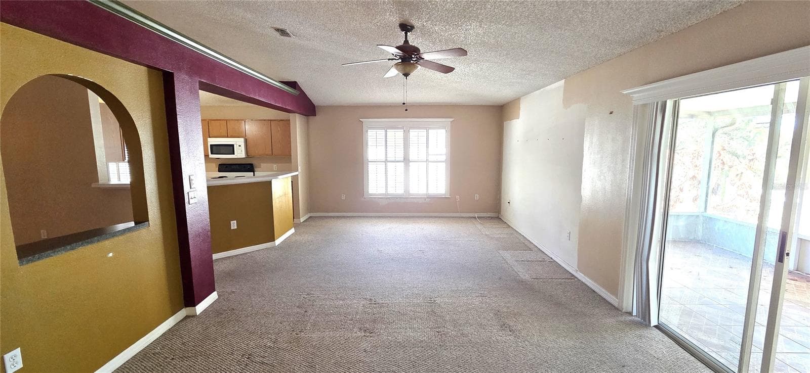 Single Family Residence at 4716 LITTLE DENISE CT, VALRICO, photo 9 of 33