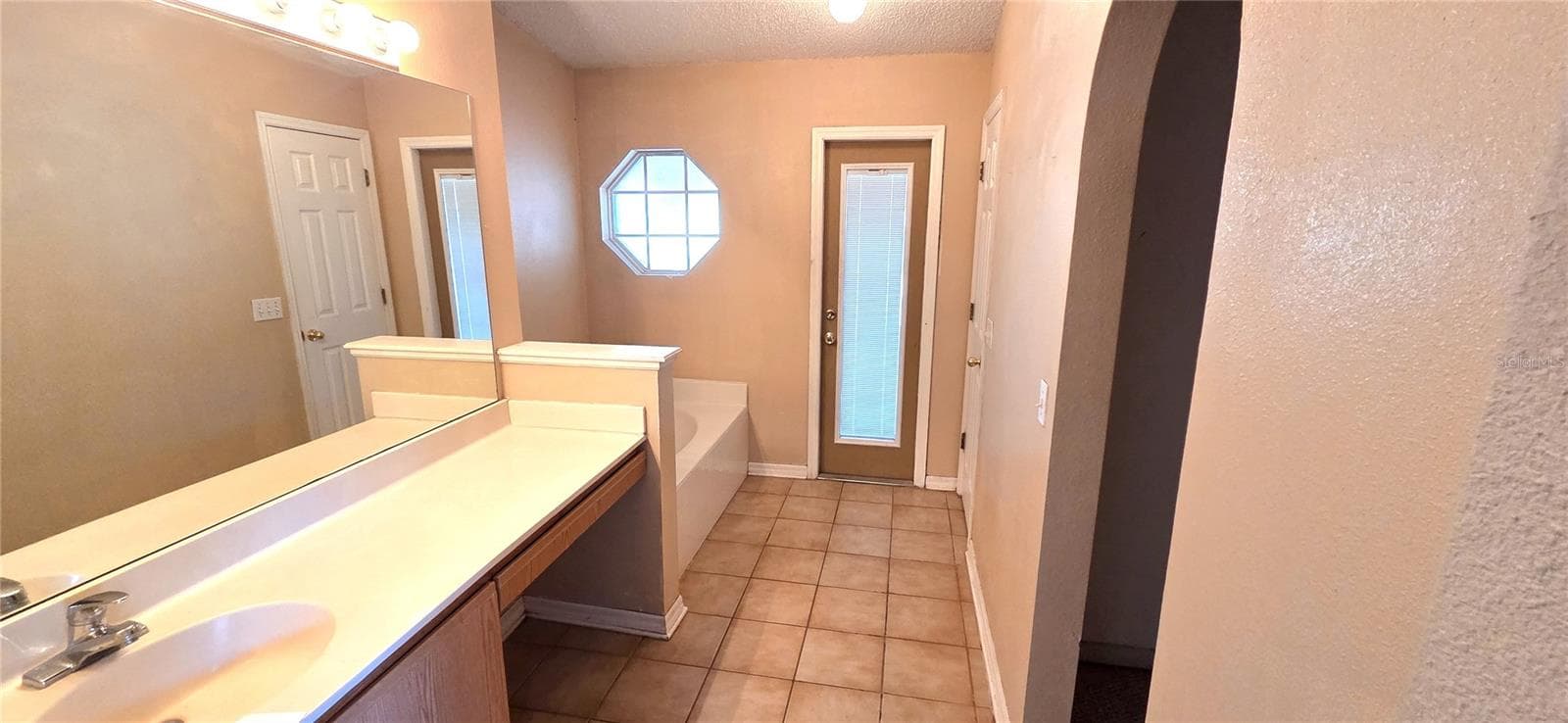 Single Family Residence at 4716 LITTLE DENISE CT, VALRICO, photo 24 of 33