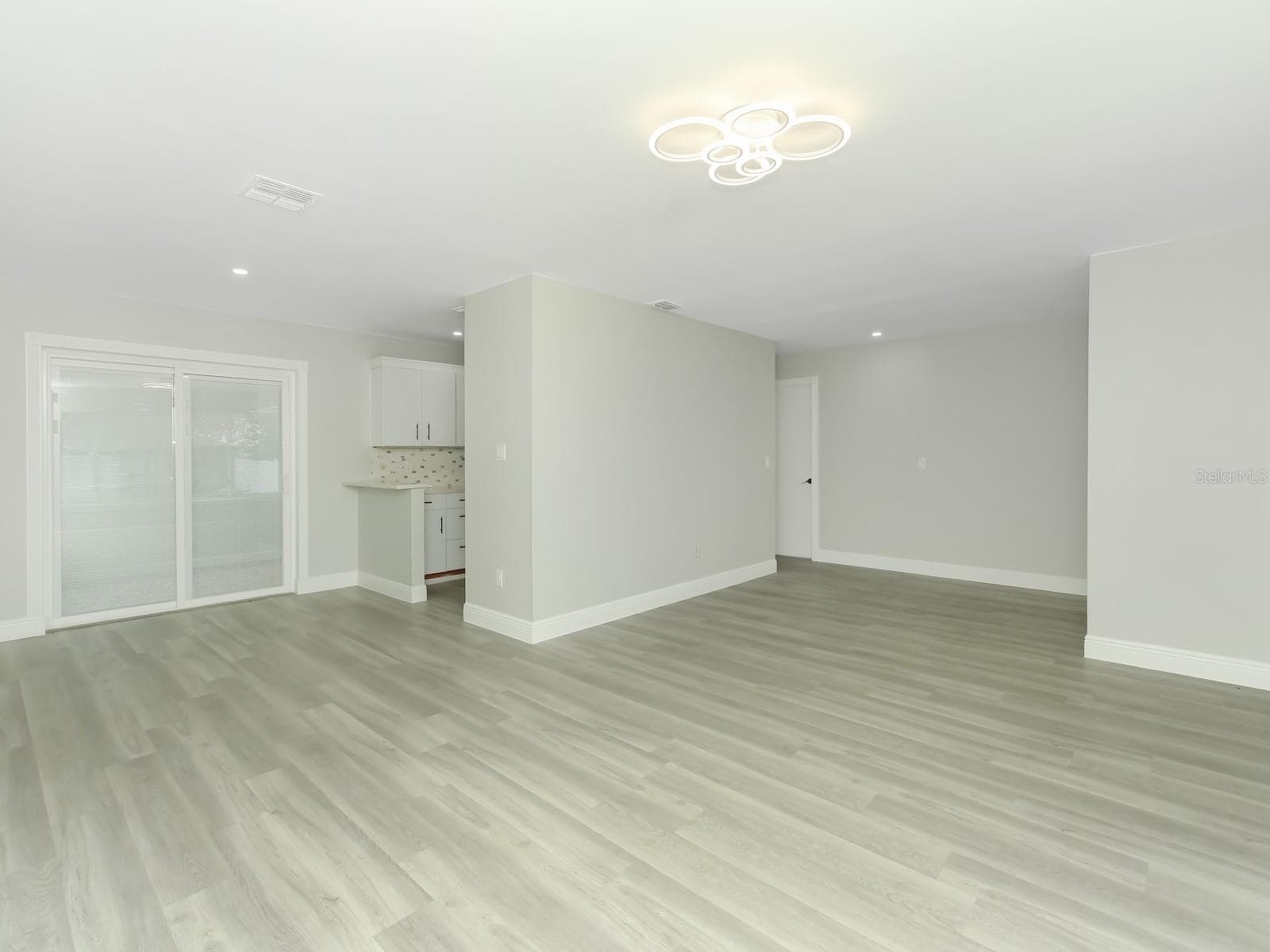 Living room2 - 919 SYLVIA DR, DELTONA