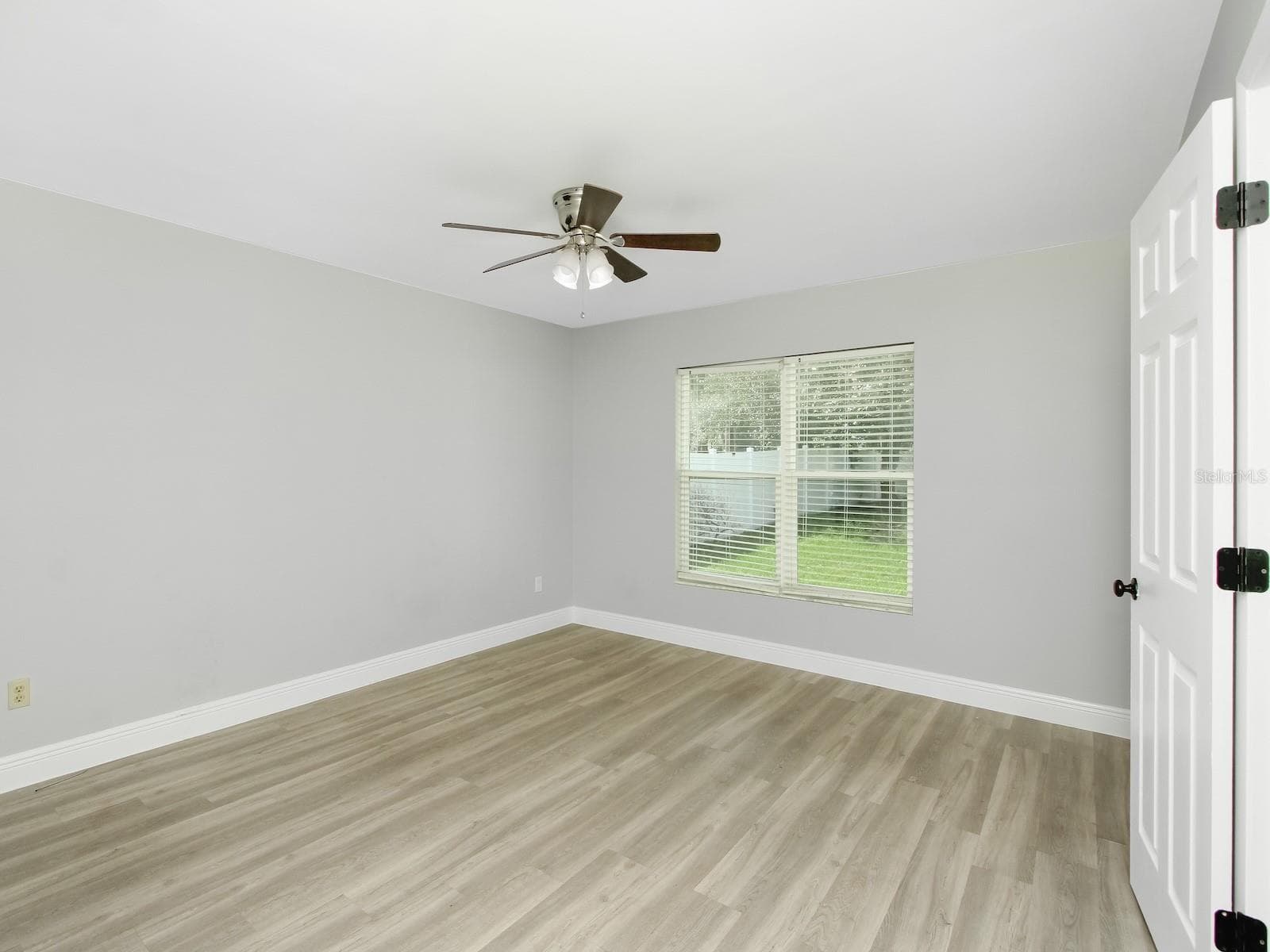 Master Bedroom - 919 SYLVIA DR, DELTONA