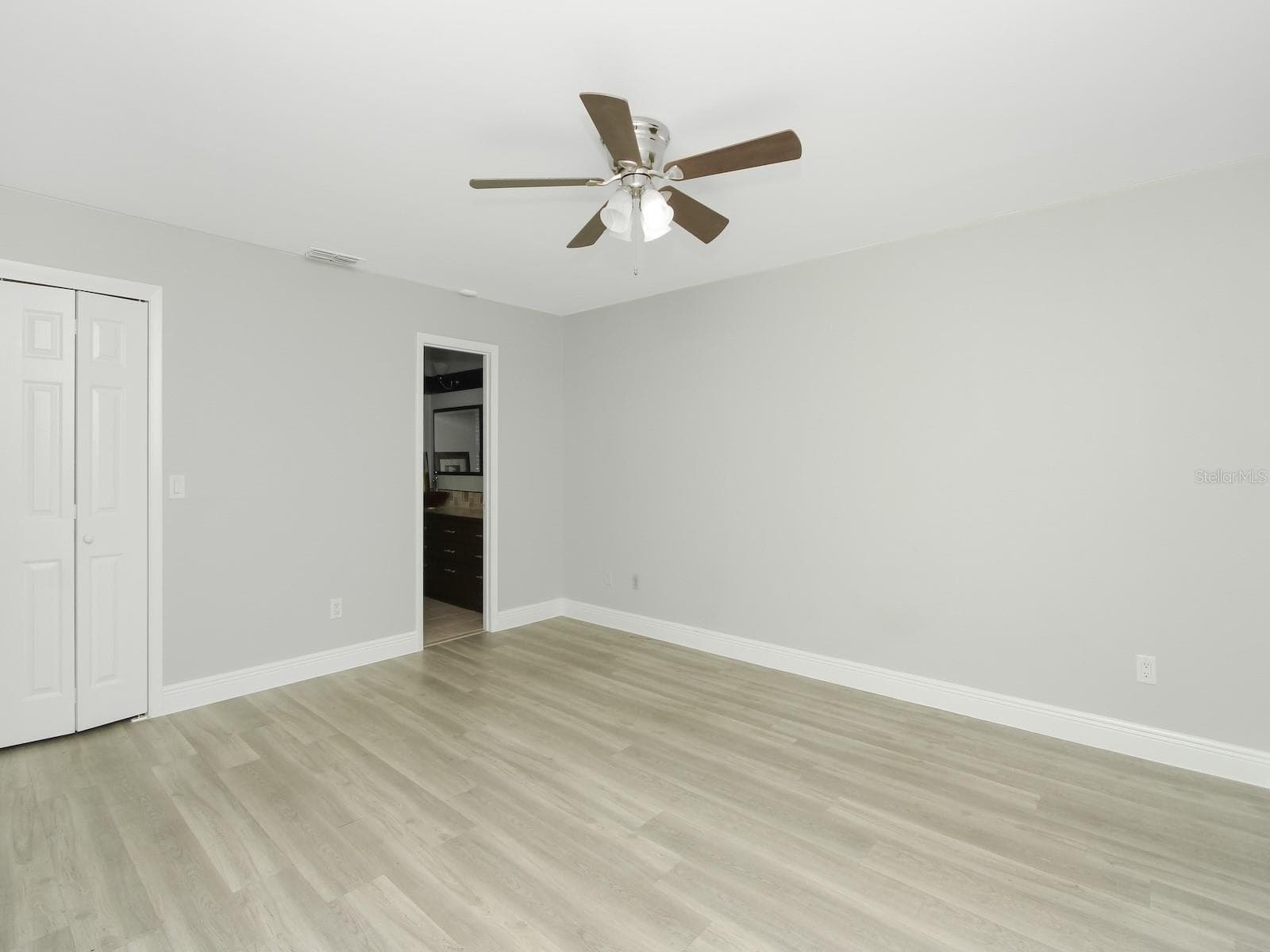 Master Bedroom - 919 SYLVIA DR, DELTONA