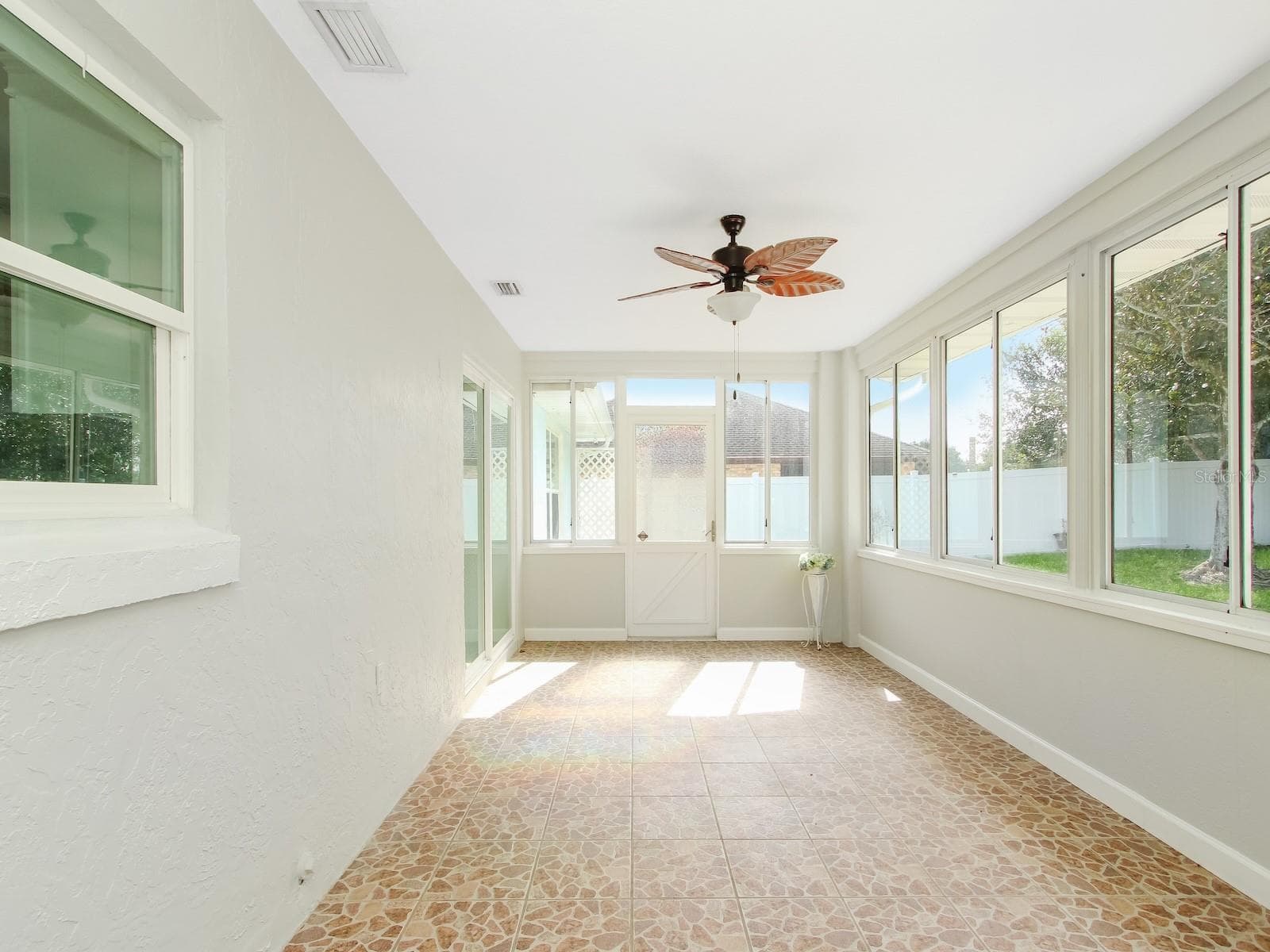 Porch - 919 SYLVIA DR, DELTONA