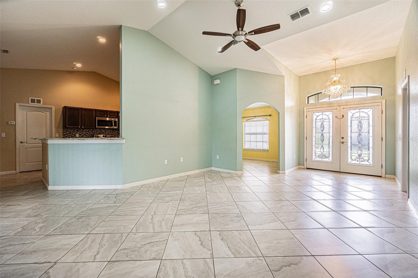 Single Family Residence at 1311 EVERGREEN PARK CIR, LAKELAND, photo 7 of 30