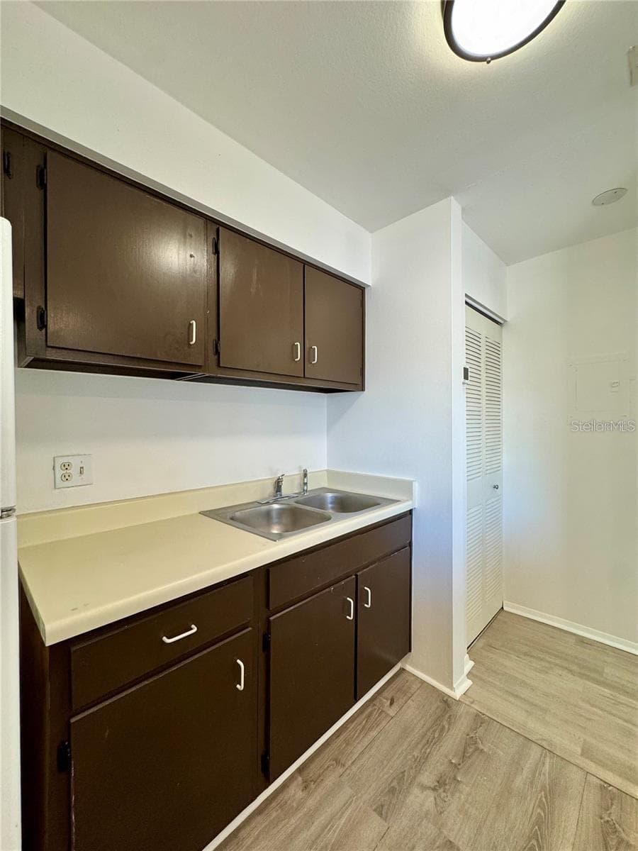 Condominium at 2632 HIDDEN LAKE DR N #E, SARASOTA, photo 13 of 33