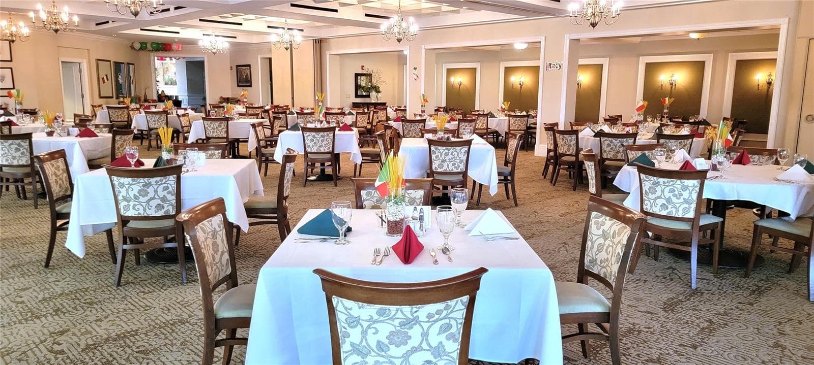 Formal dining room also hosts a wide variety of events and activities - 7015 PLEASANT HILL RD, BRADENTON