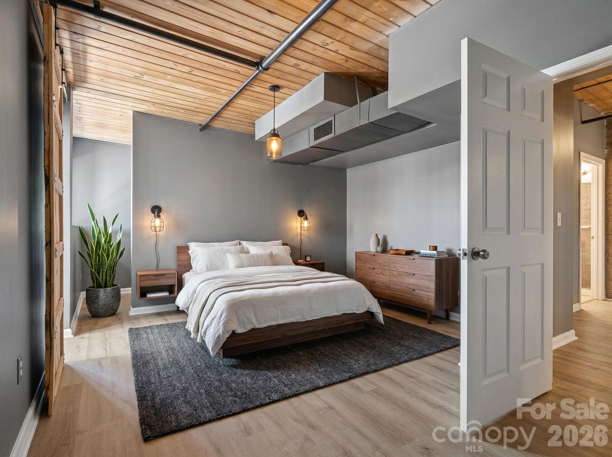 Loft/flex spaceVirtually staged - 201 S Hoskins Road, Charlotte