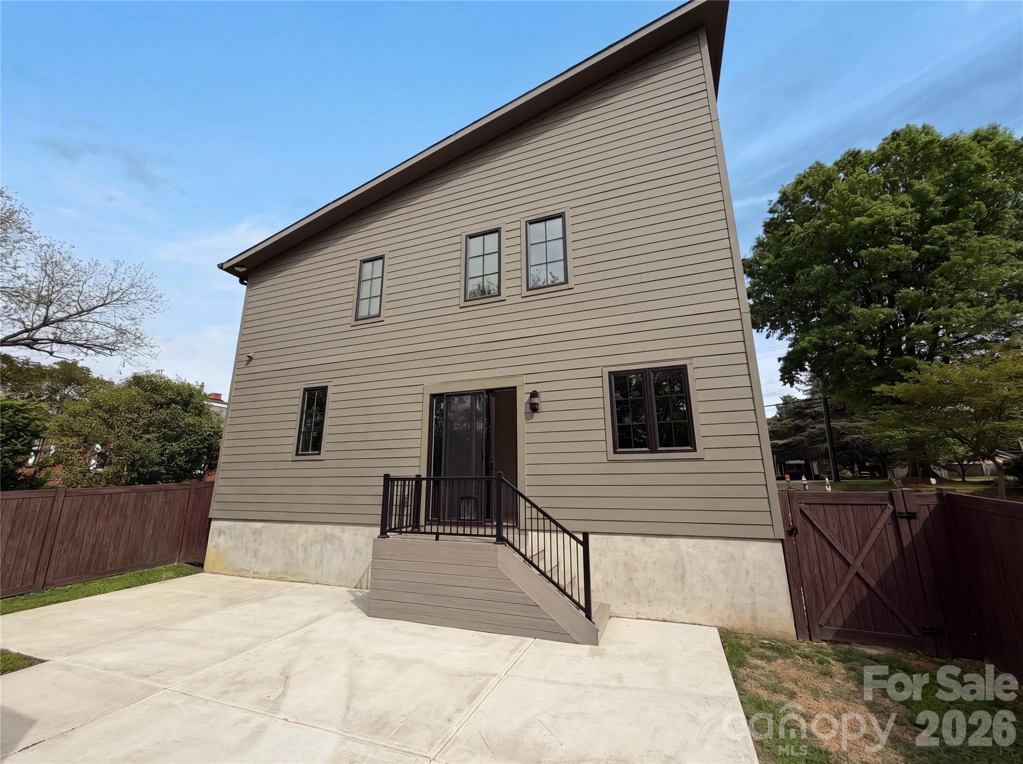 Single Family Residence at Charlotte, photo 5 of 28