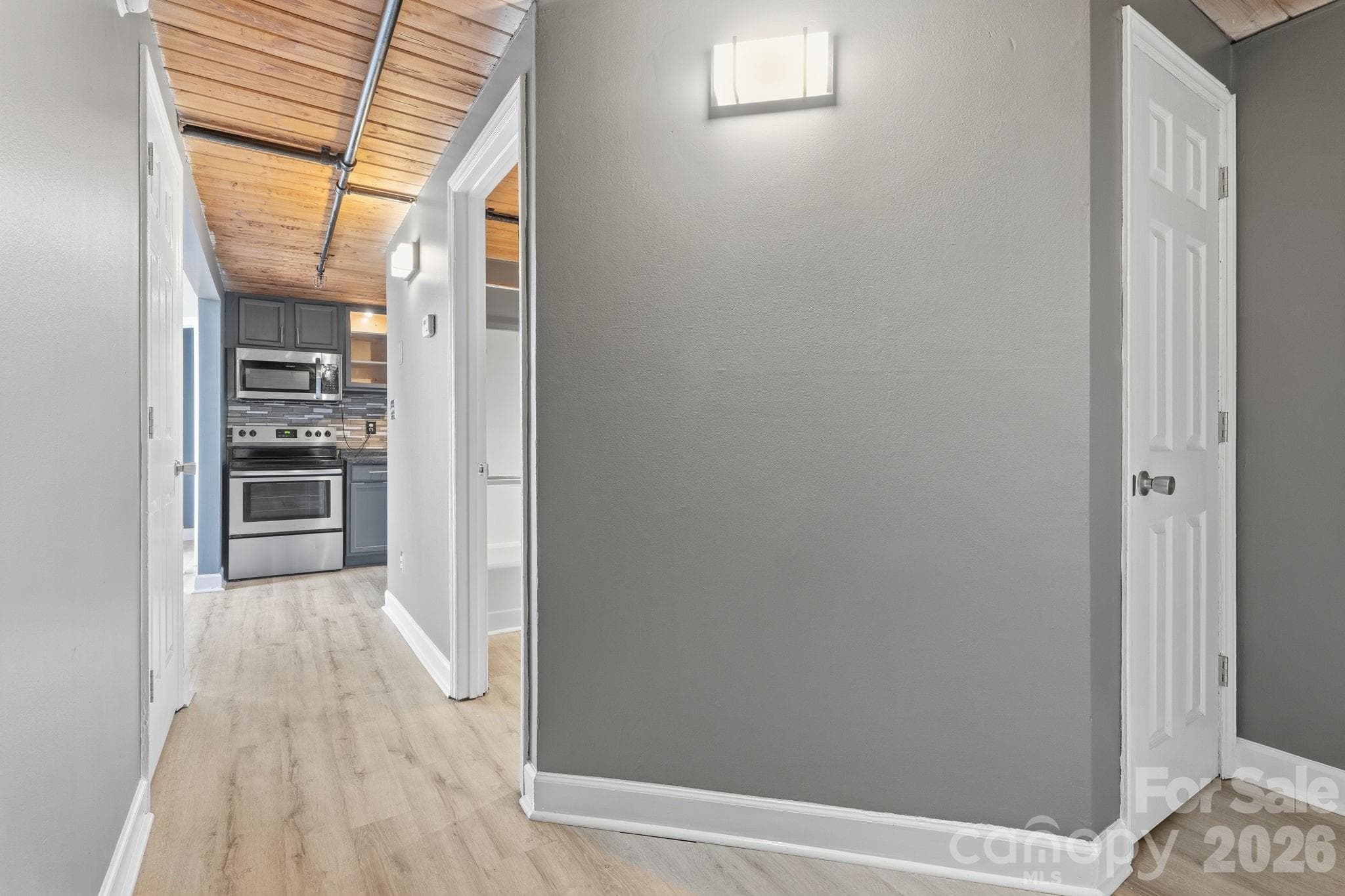 Entryway leading to kitchen - 201 S Hoskins Road, Charlotte