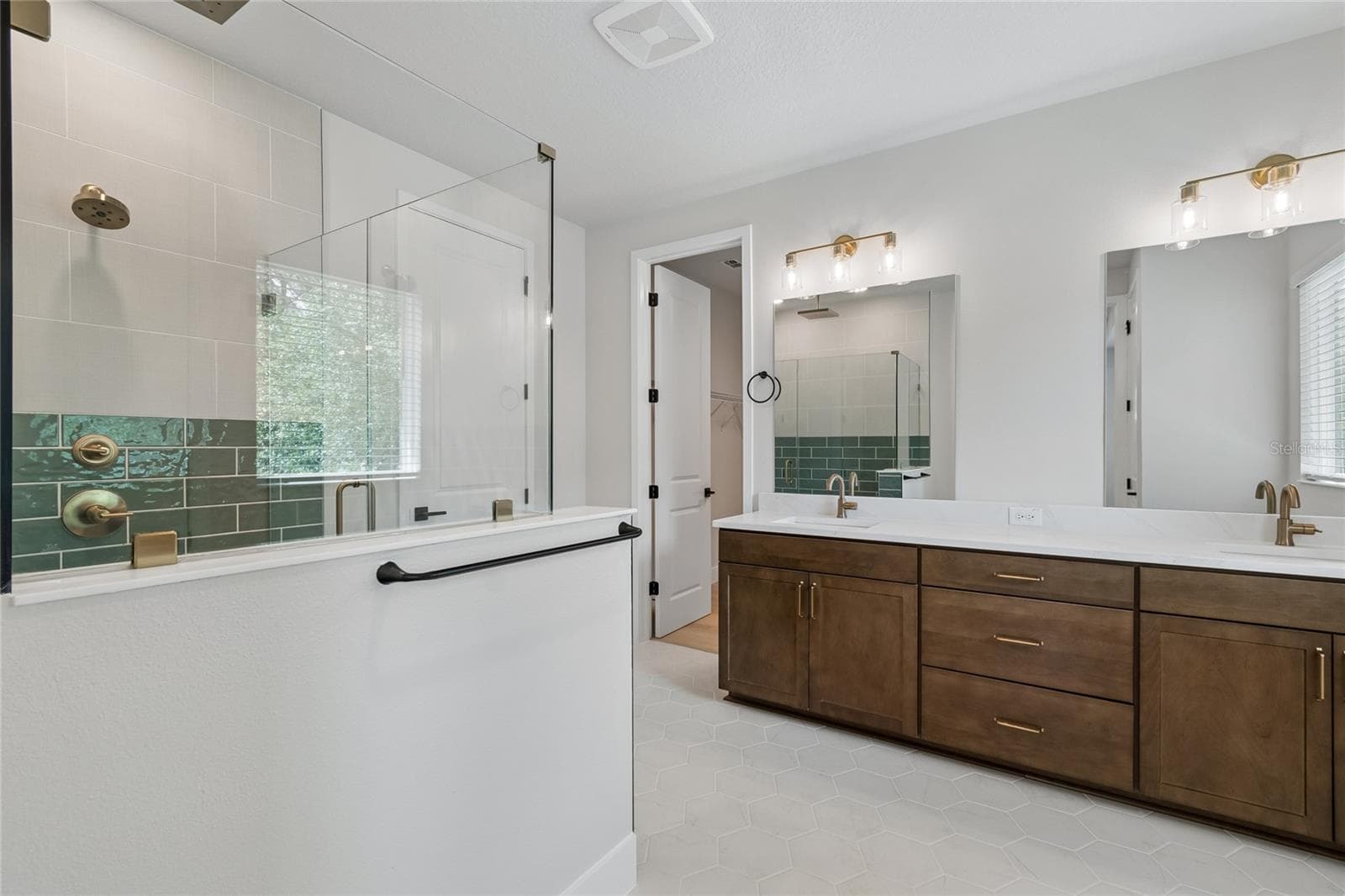 Owner's Bath - 2916 W ELLIS DR, TAMPA