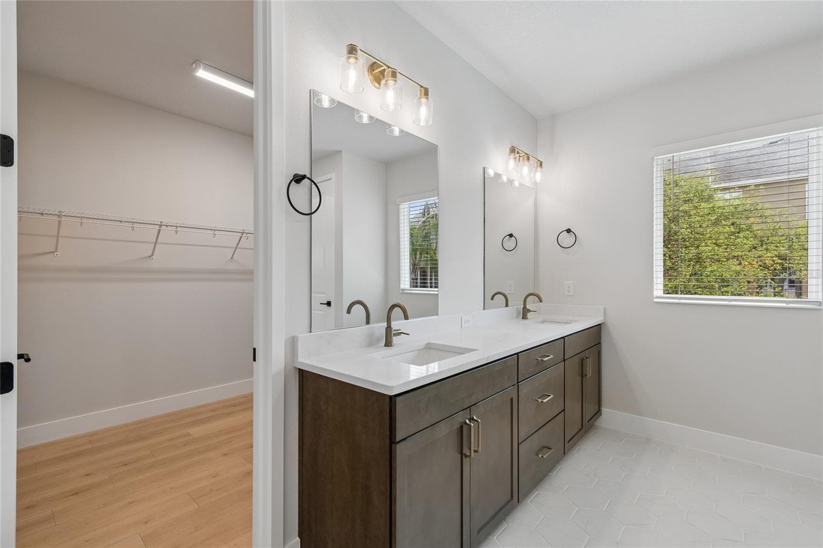 Owner's Bath - 2916 W ELLIS DR, TAMPA