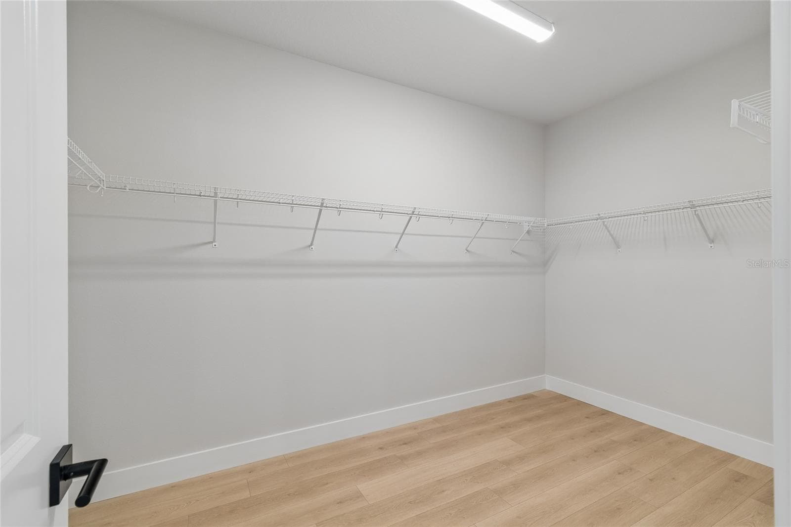 Owner's Closet - 2916 W ELLIS DR, TAMPA
