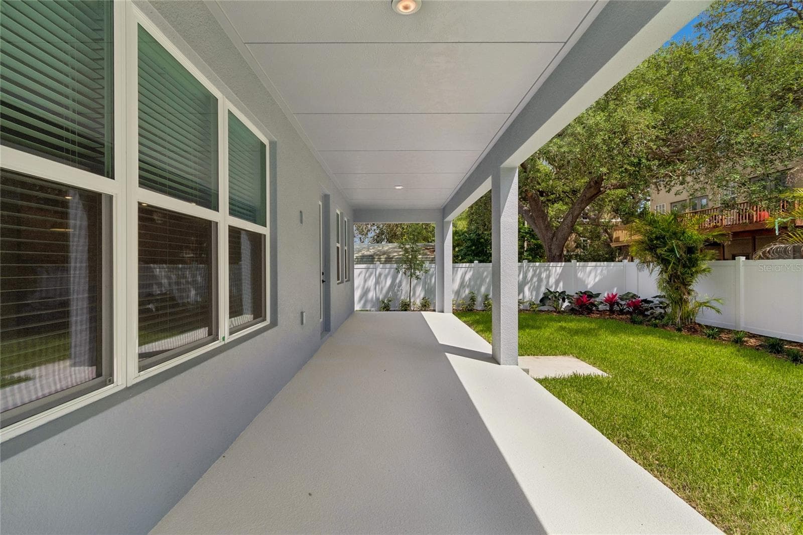 Lanai - 2916 W ELLIS DR, TAMPA