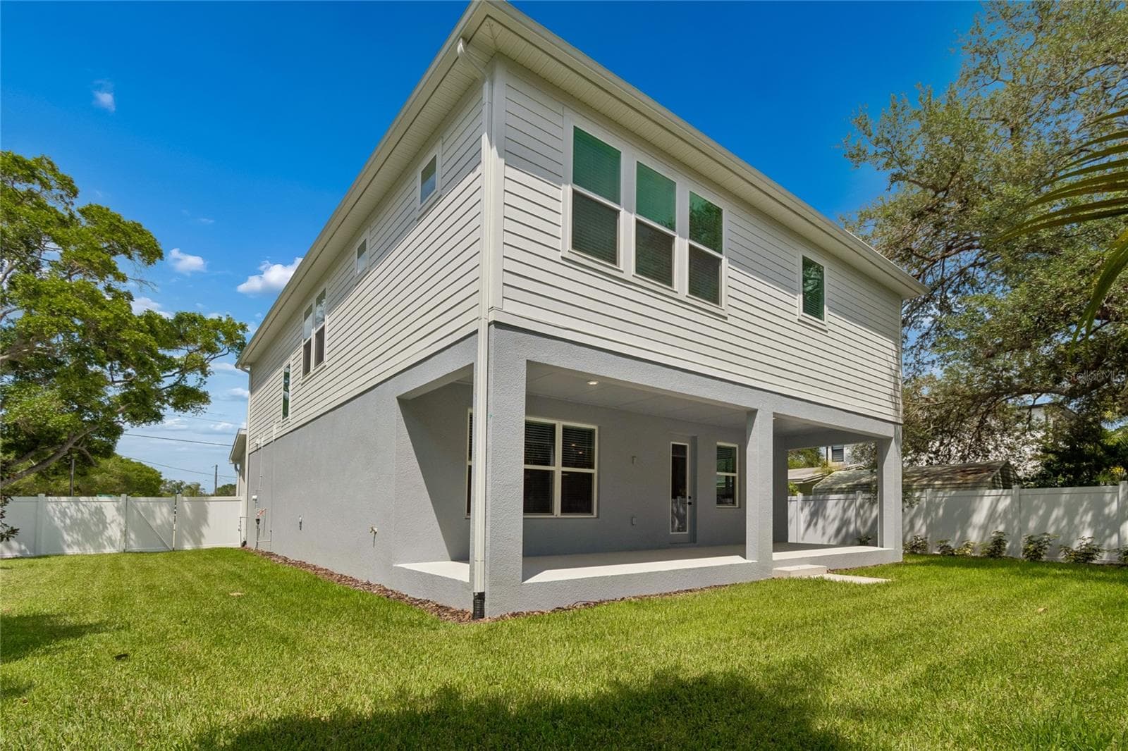 Rear Exterior - 2916 W ELLIS DR, TAMPA