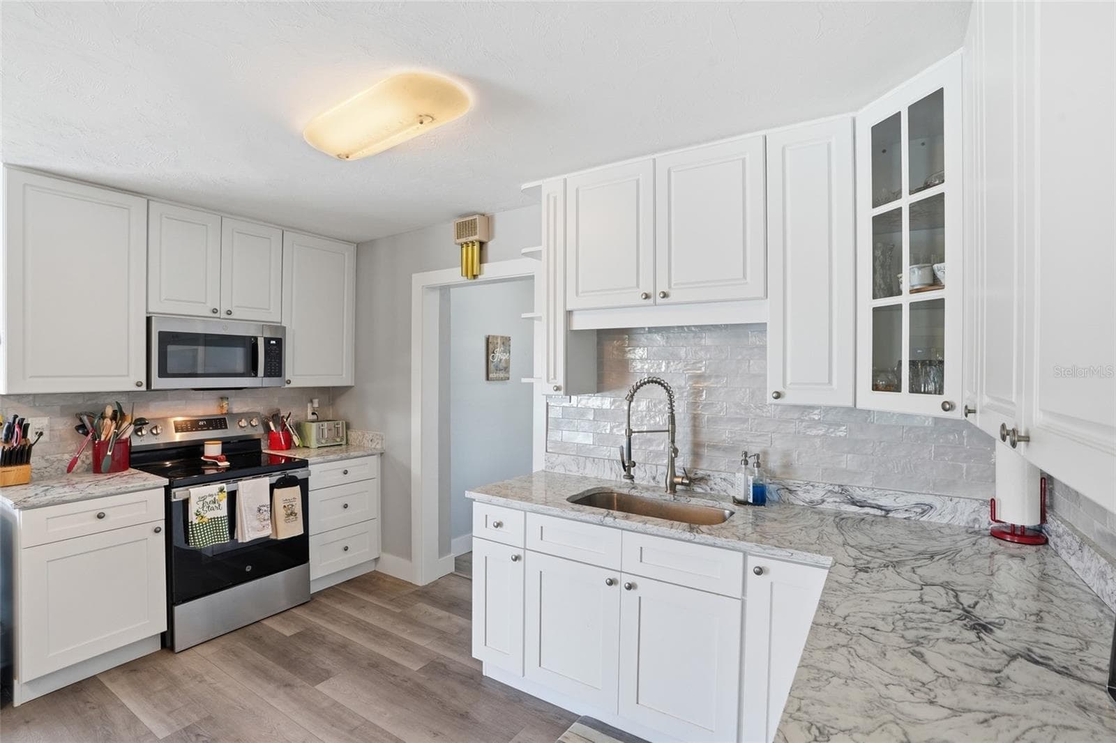 Single Family Residence at 300 DELIDO CT, PUNTA GORDA, photo 8 of 36