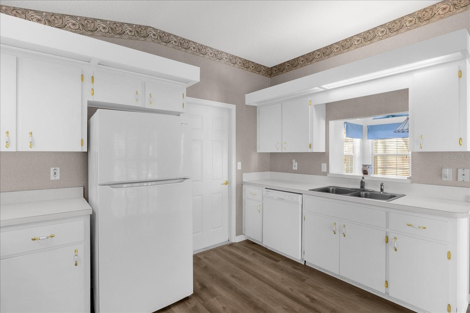 Well appointed kitchen - white, bright and clean - 6359 SW 117TH LOOP, OCALA