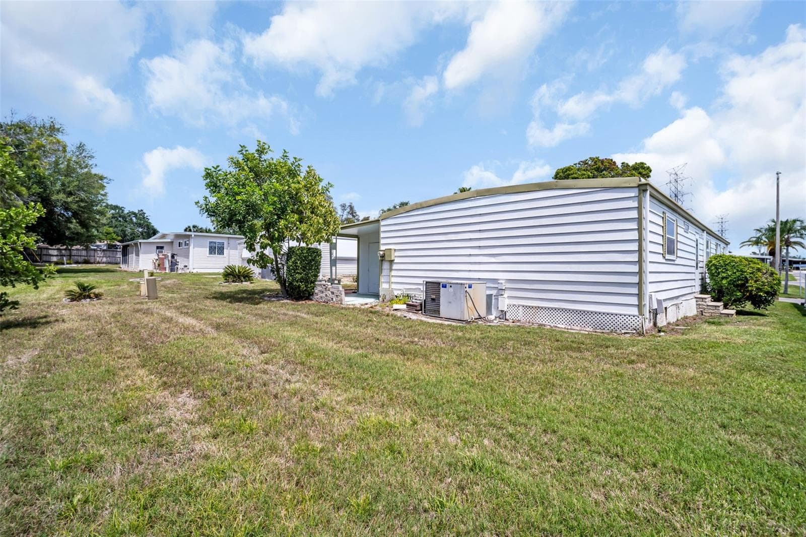 Manufactured Home at 23 MOUNTAIN LAUREL DR, PALM HARBOR, photo 42 of 66