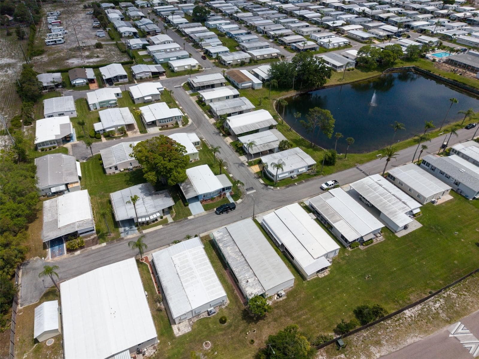 Manufactured Home at 23 MOUNTAIN LAUREL DR, PALM HARBOR, photo 50 of 66