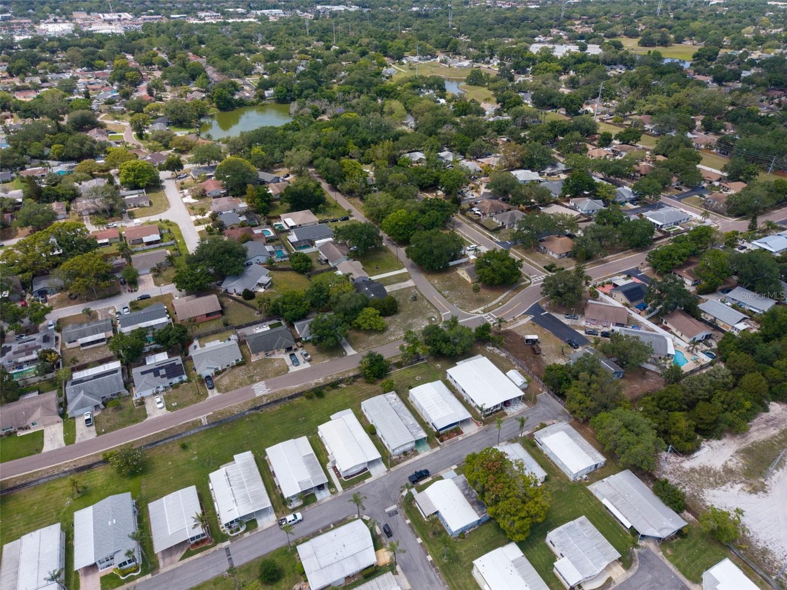 Manufactured Home at 23 MOUNTAIN LAUREL DR, PALM HARBOR, photo 58 of 66