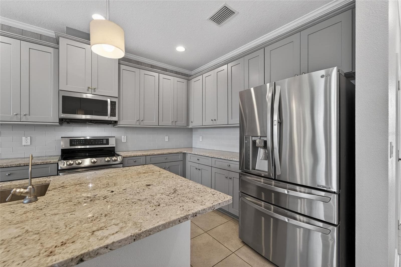 Townhouse at 8108 MUDDY PINES PL, TAMPA, photo 11 of 74
