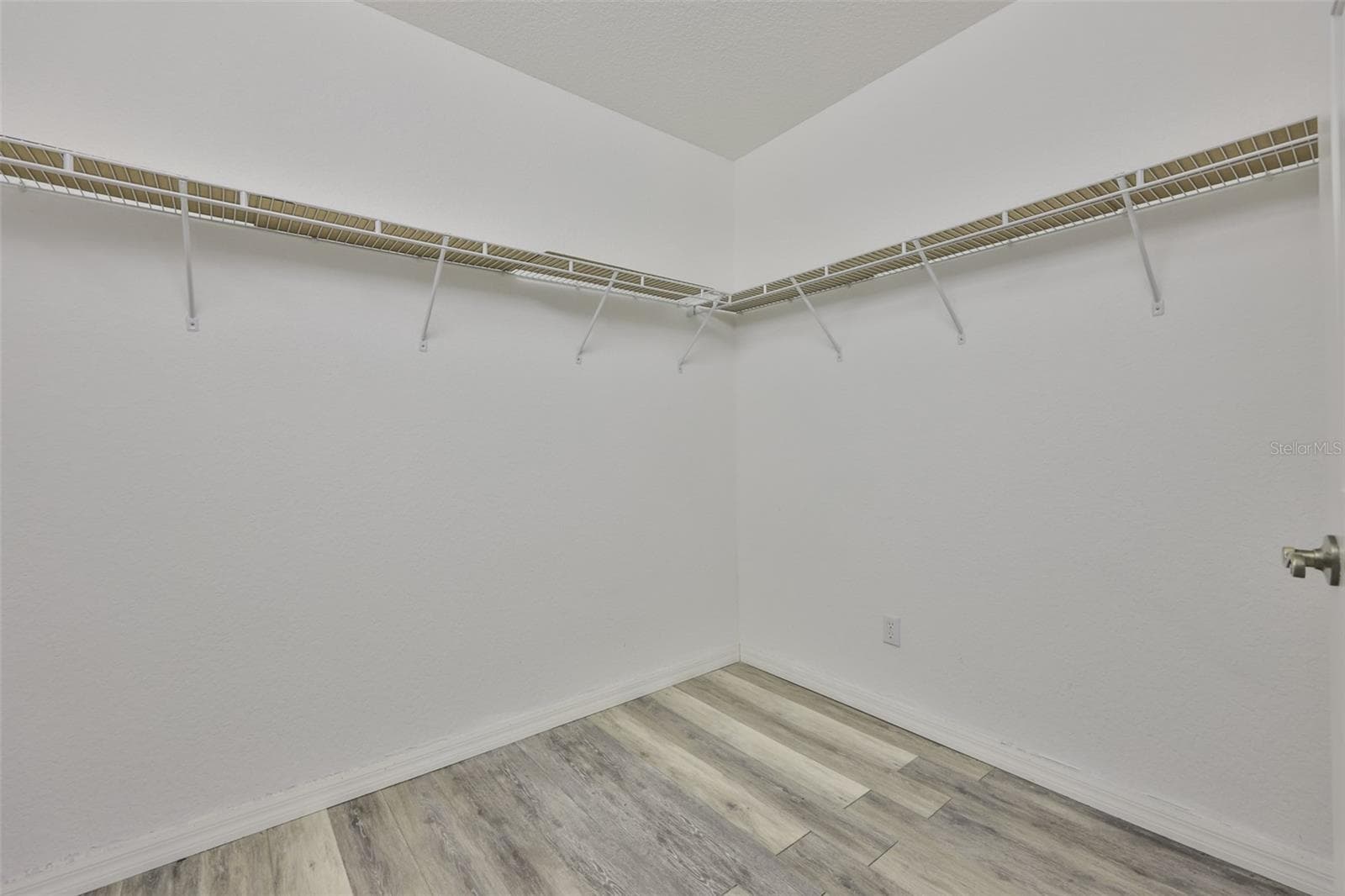 Condominium at 1324 EMERALD DUNES DR, SUN CITY CENTER, photo 27 of 53