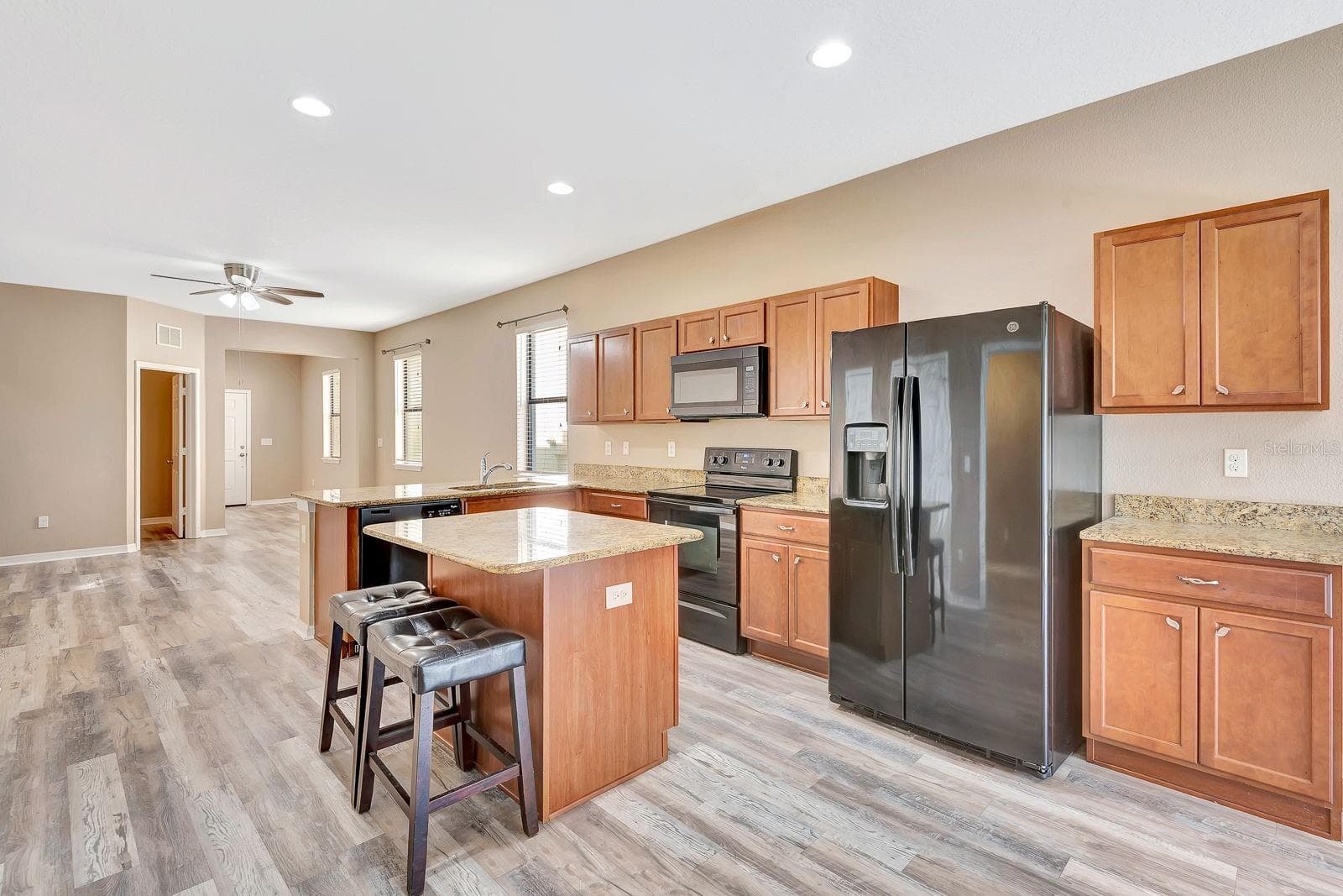 Single Family Residence at 9116 MOUNTAIN CAMELLIA LN, RIVERVIEW, photo 15 of 75