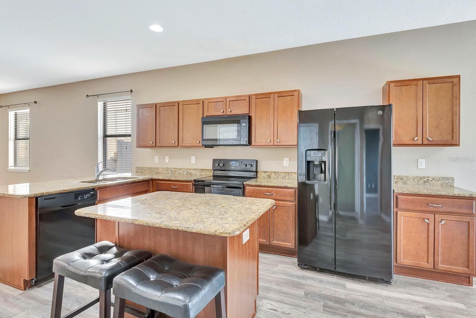 Single Family Residence at 9116 MOUNTAIN CAMELLIA LN, RIVERVIEW, photo 16 of 75