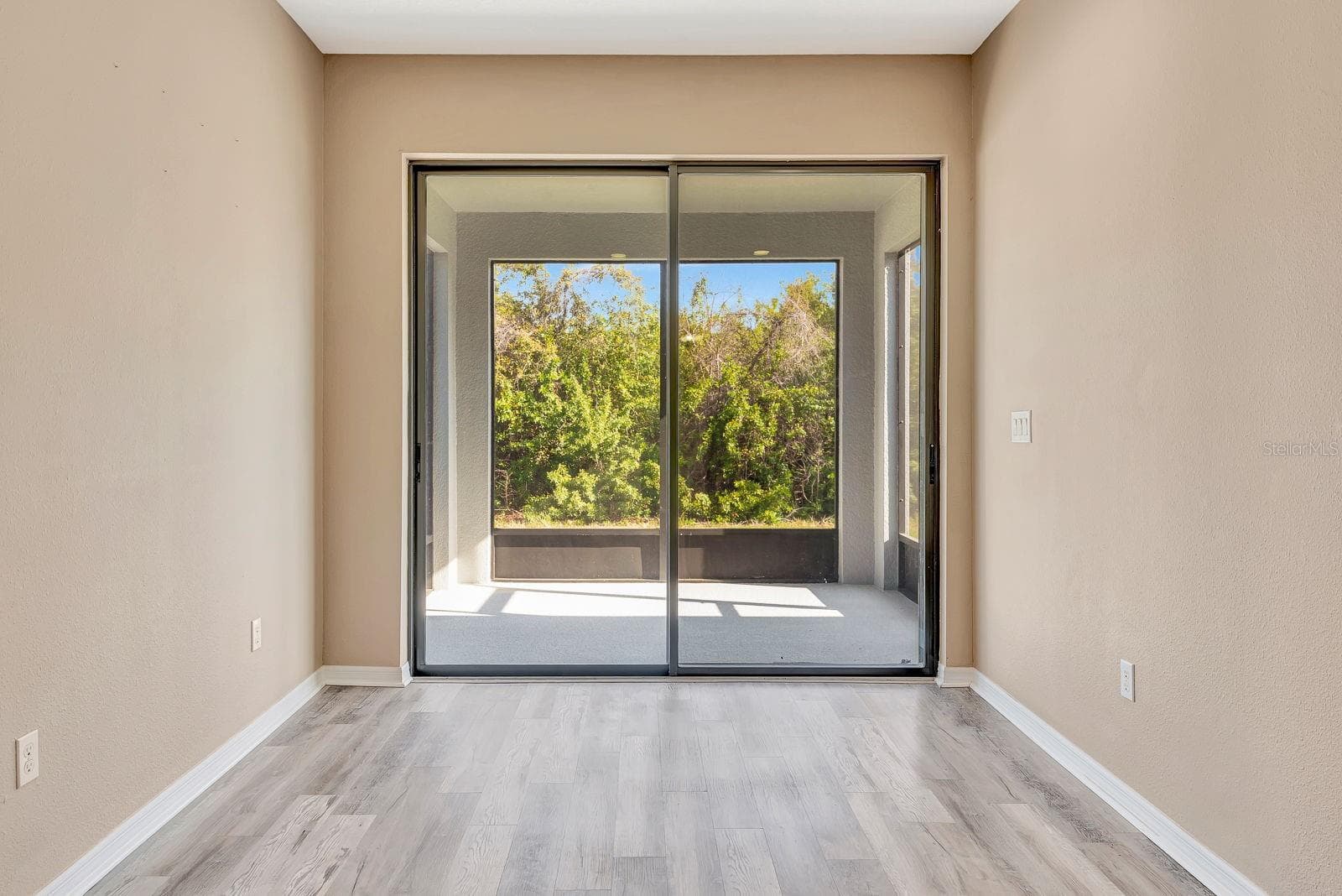 Single Family Residence at 9116 MOUNTAIN CAMELLIA LN, RIVERVIEW, photo 18 of 75