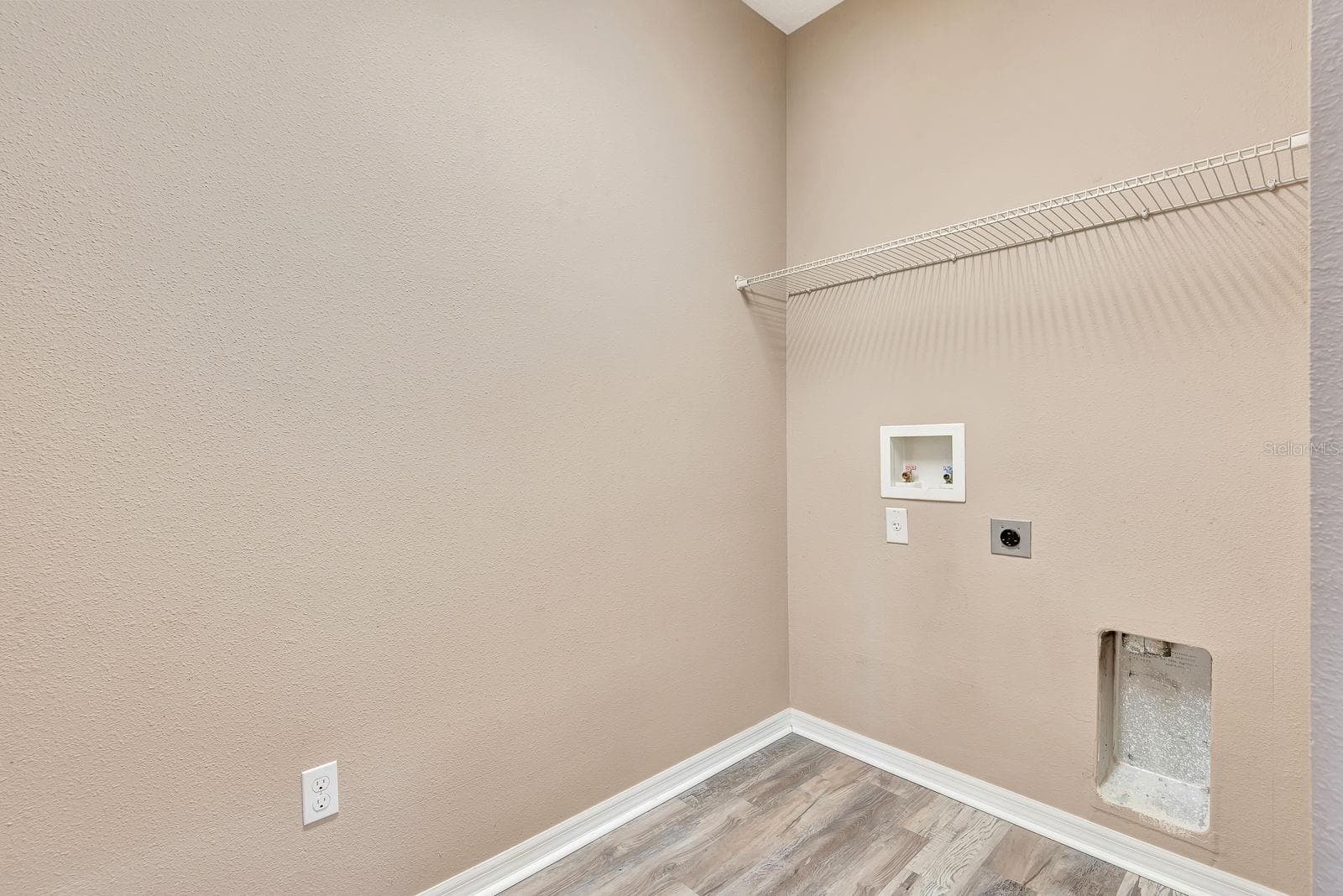 Single Family Residence at 9116 MOUNTAIN CAMELLIA LN, RIVERVIEW, photo 27 of 75