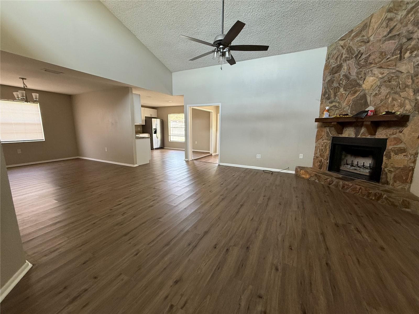 Single Family Residence at 712 HAZY MEADOW CT, BRANDON, photo 9 of 20