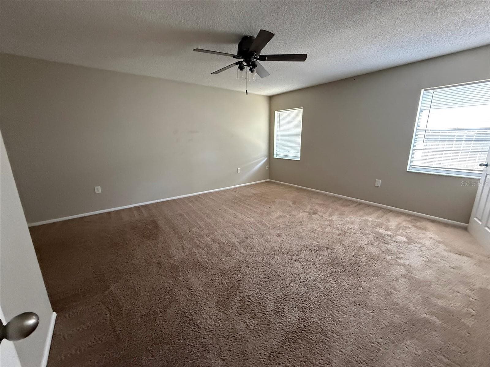 Single Family Residence at 712 HAZY MEADOW CT, BRANDON, photo 15 of 20