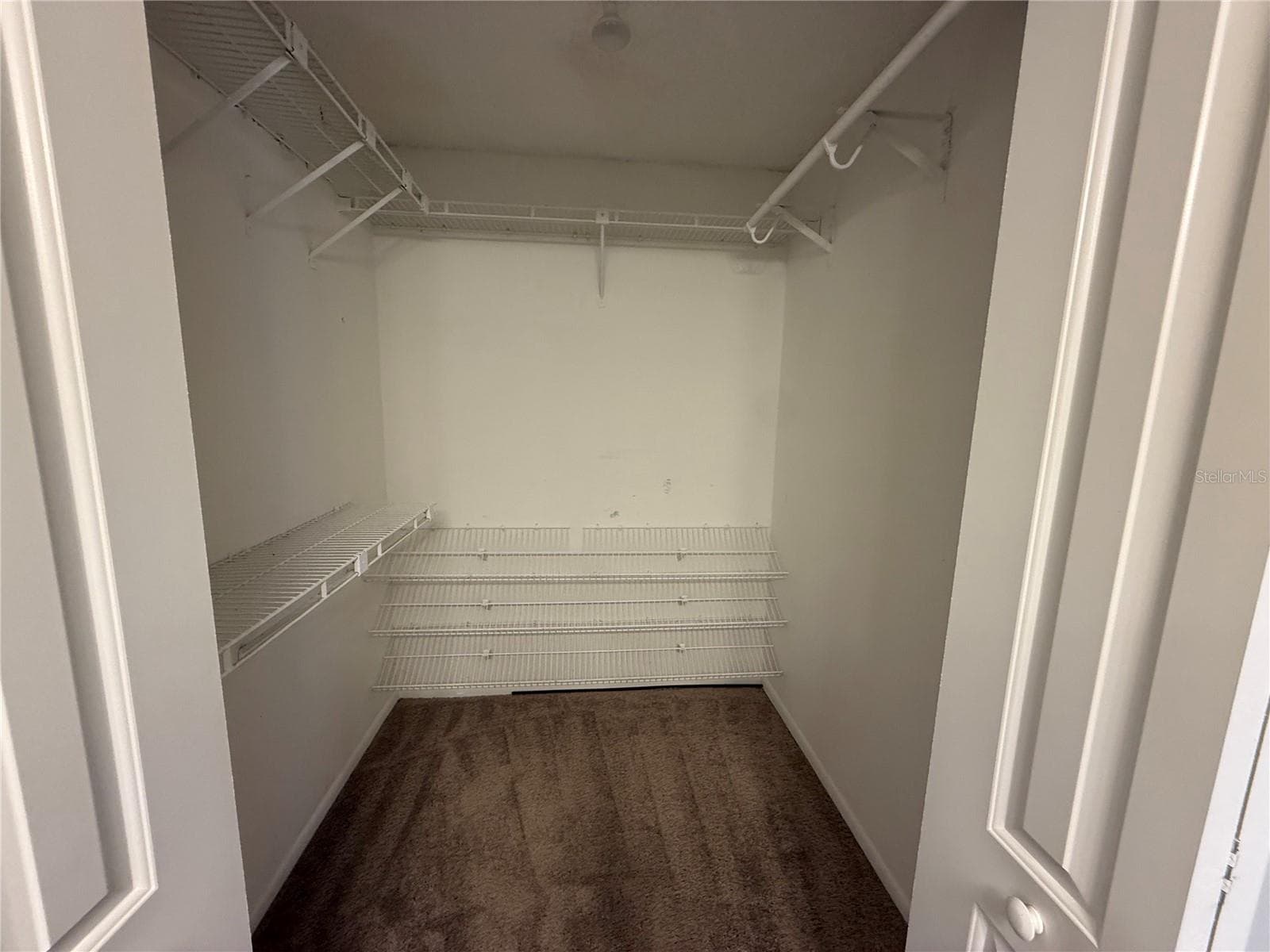 Single Family Residence at 712 HAZY MEADOW CT, BRANDON, photo 17 of 20