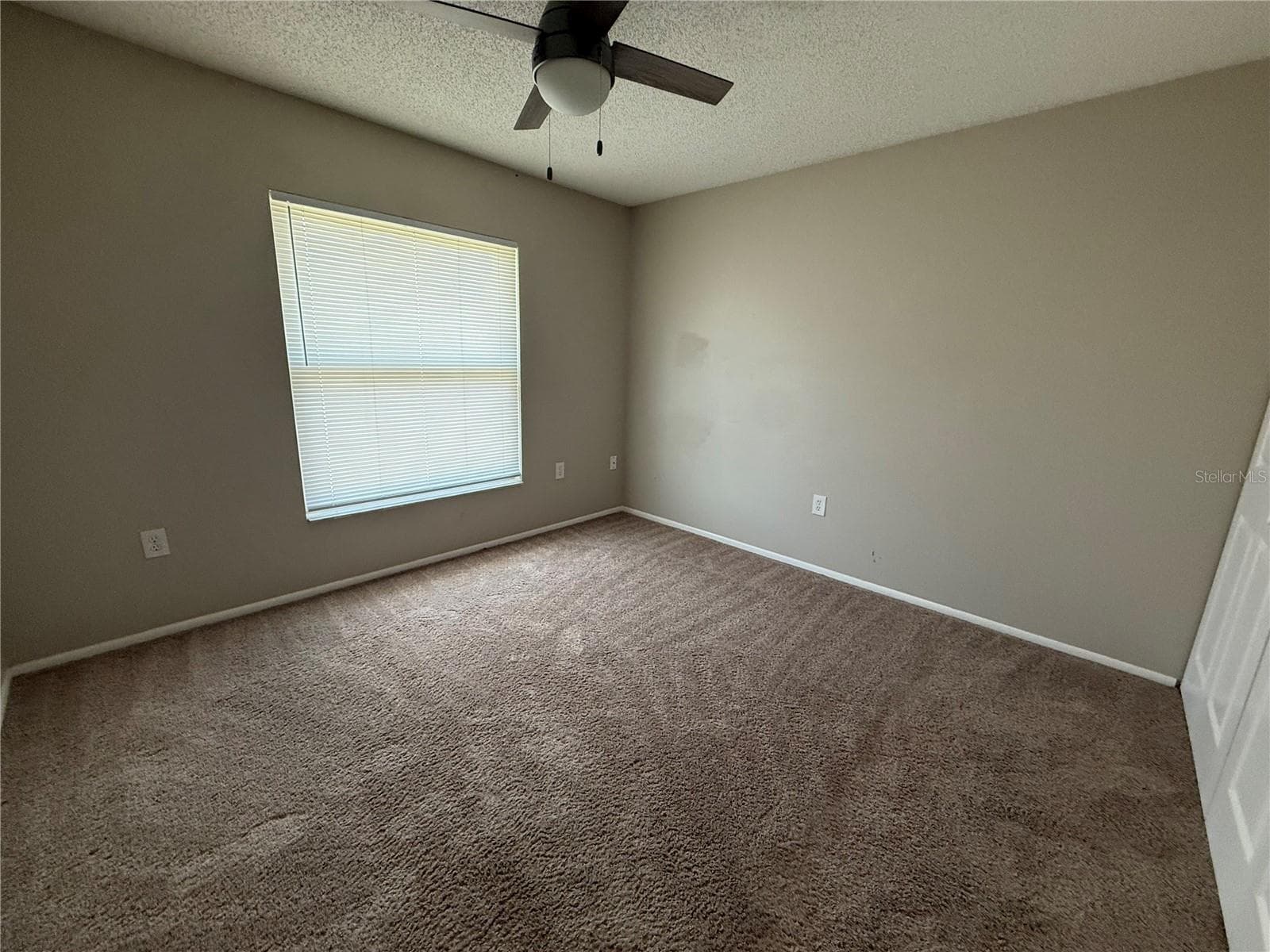 Single Family Residence at 712 HAZY MEADOW CT, BRANDON, photo 18 of 20