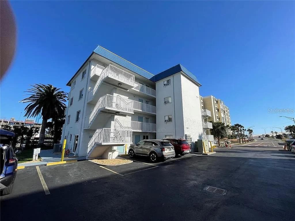 800 BAYWAY BLVD #26