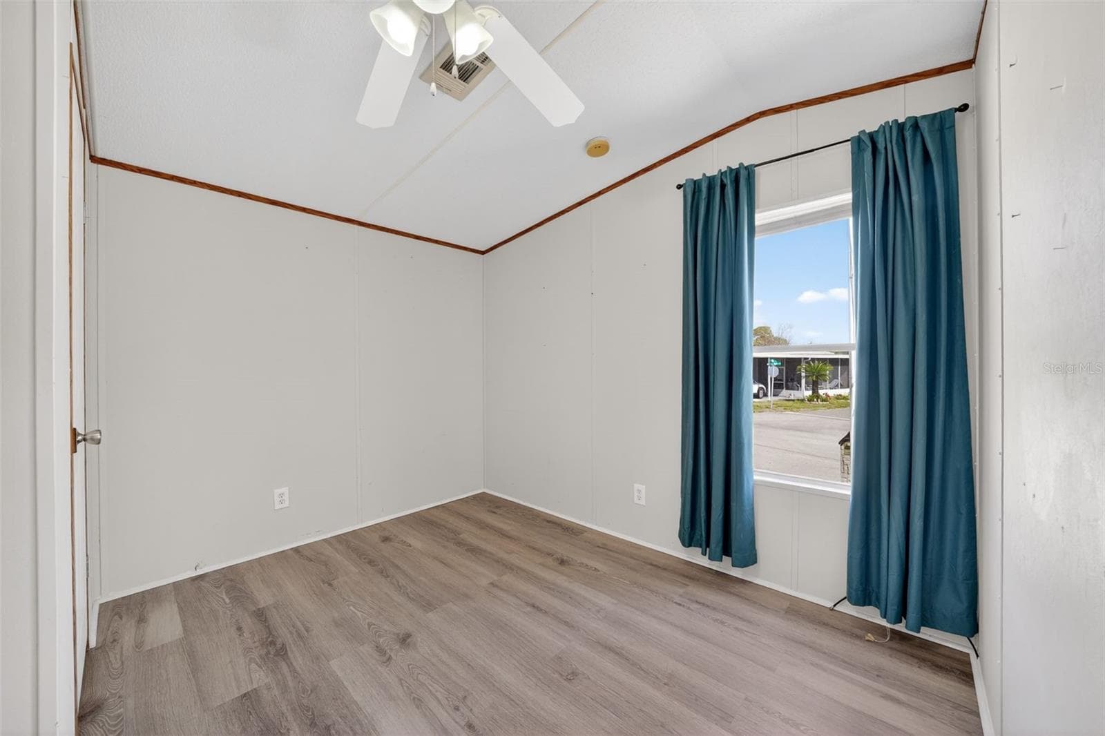 Manufactured Home at 132 HOLIDAY PARK BLVD NE, PALM BAY, photo 10 of 31