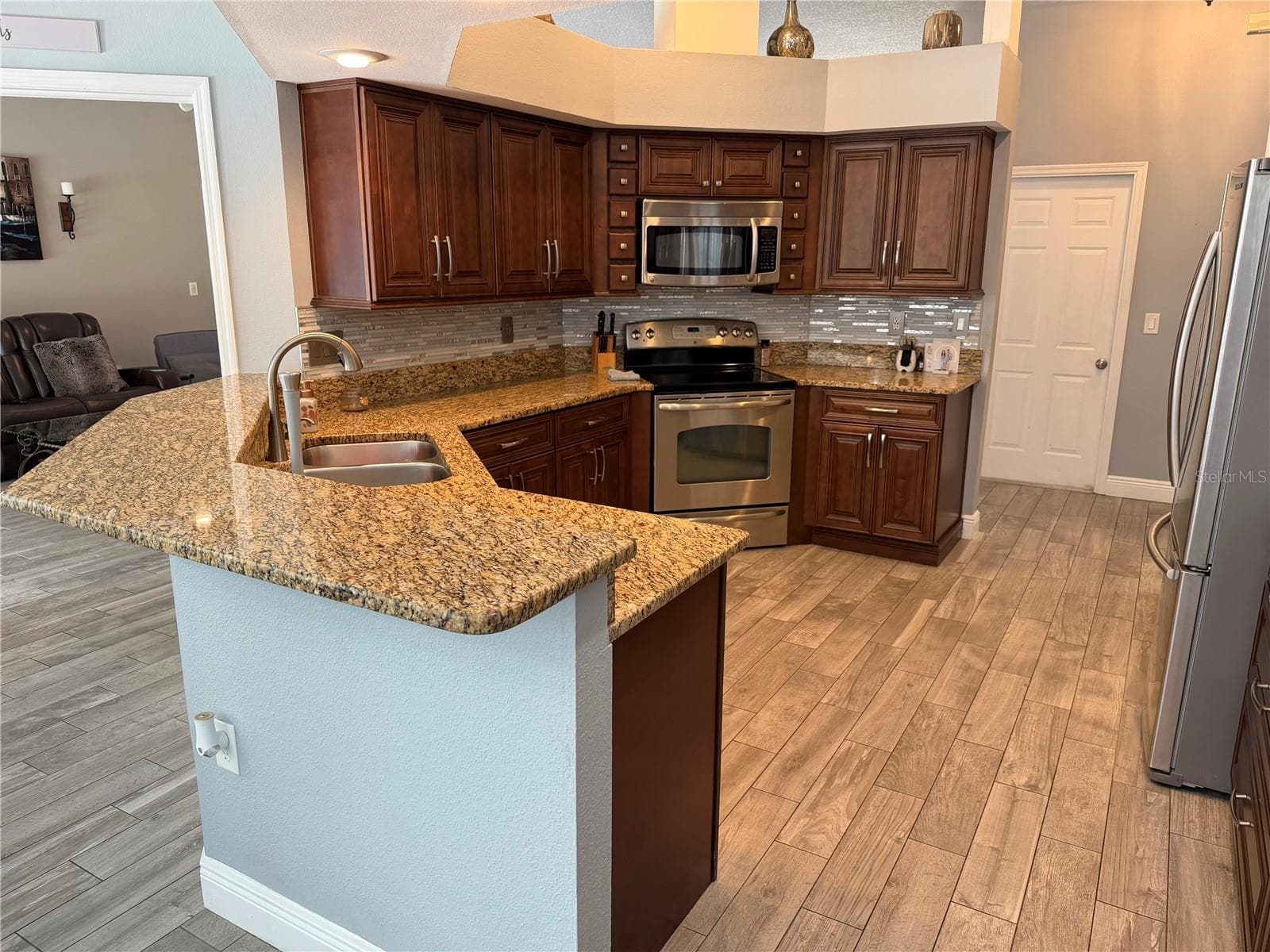 Single Family Residence at 1616 KINSMERE DR, TRINITY, photo 5 of 40