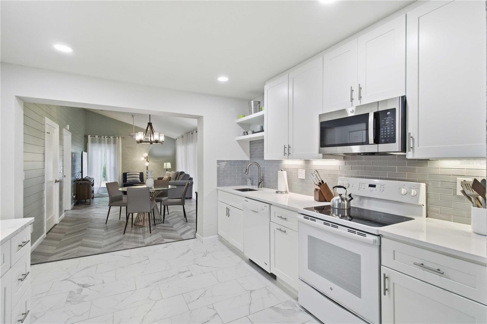 Single Family Residence at 2545 BROWNING ST, SARASOTA, photo 13 of 48
