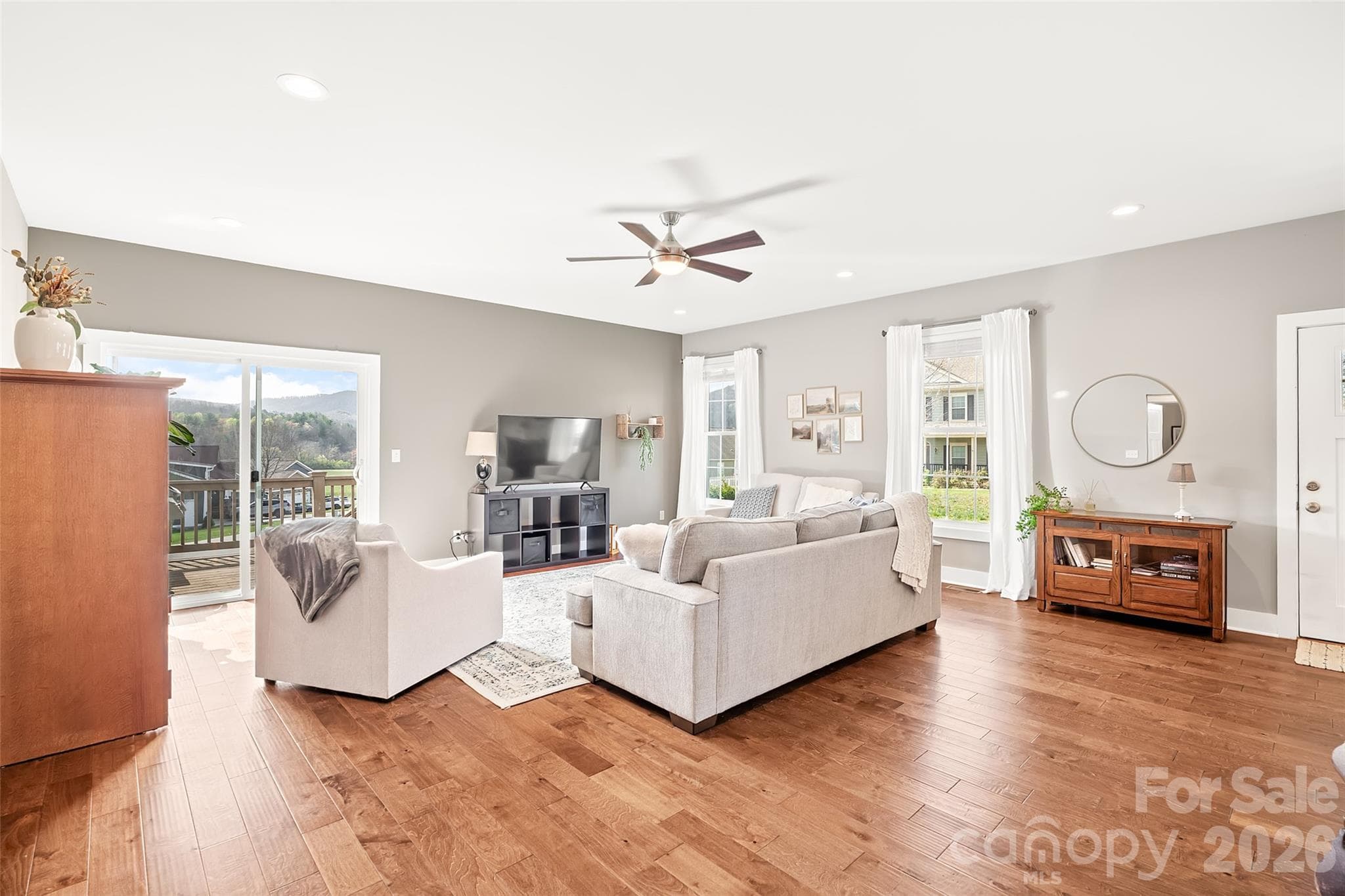 Single Family Residence at 223 River Breeze Lane, Etowah, photo 6 of 27