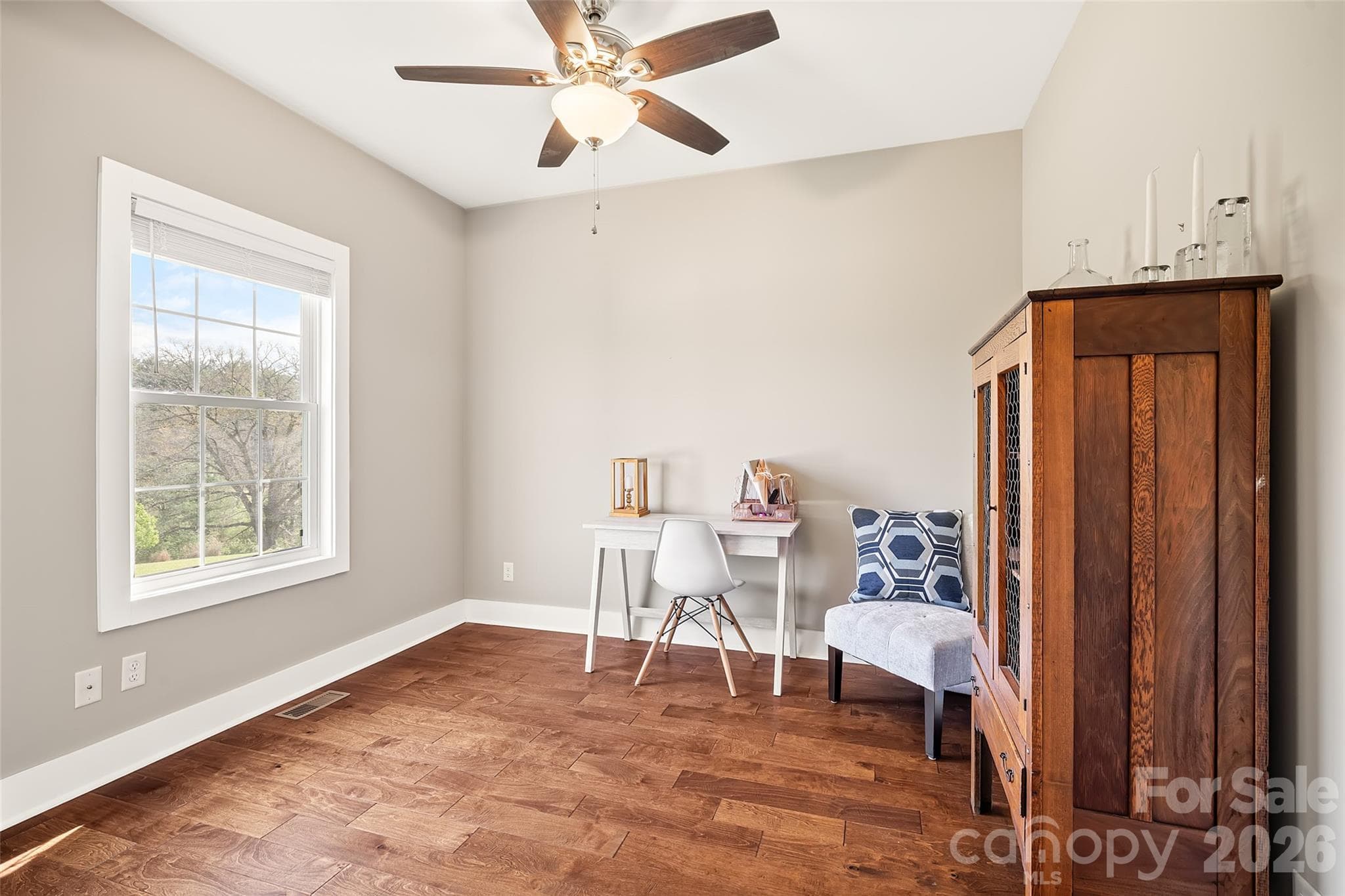 Single Family Residence at 223 River Breeze Lane, Etowah, photo 15 of 27