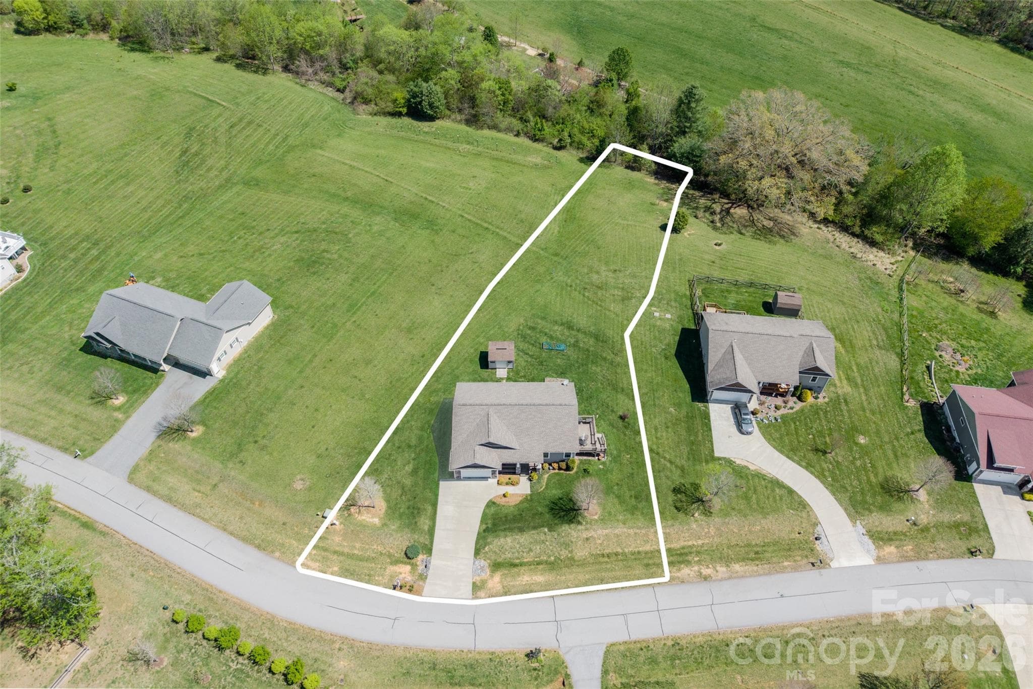 Single Family Residence at 223 River Breeze Lane, Etowah, photo 21 of 27