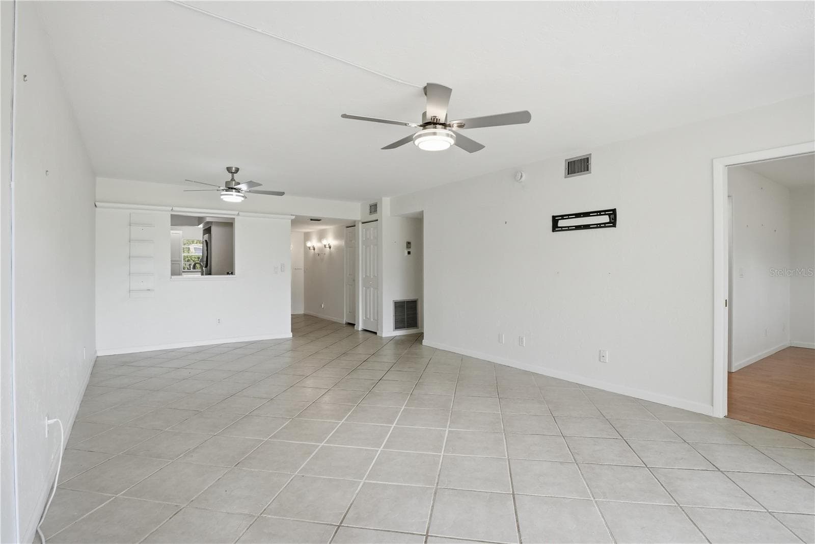 Condominium at 7860 PALM AIRE LN #103, SARASOTA, photo 8 of 19