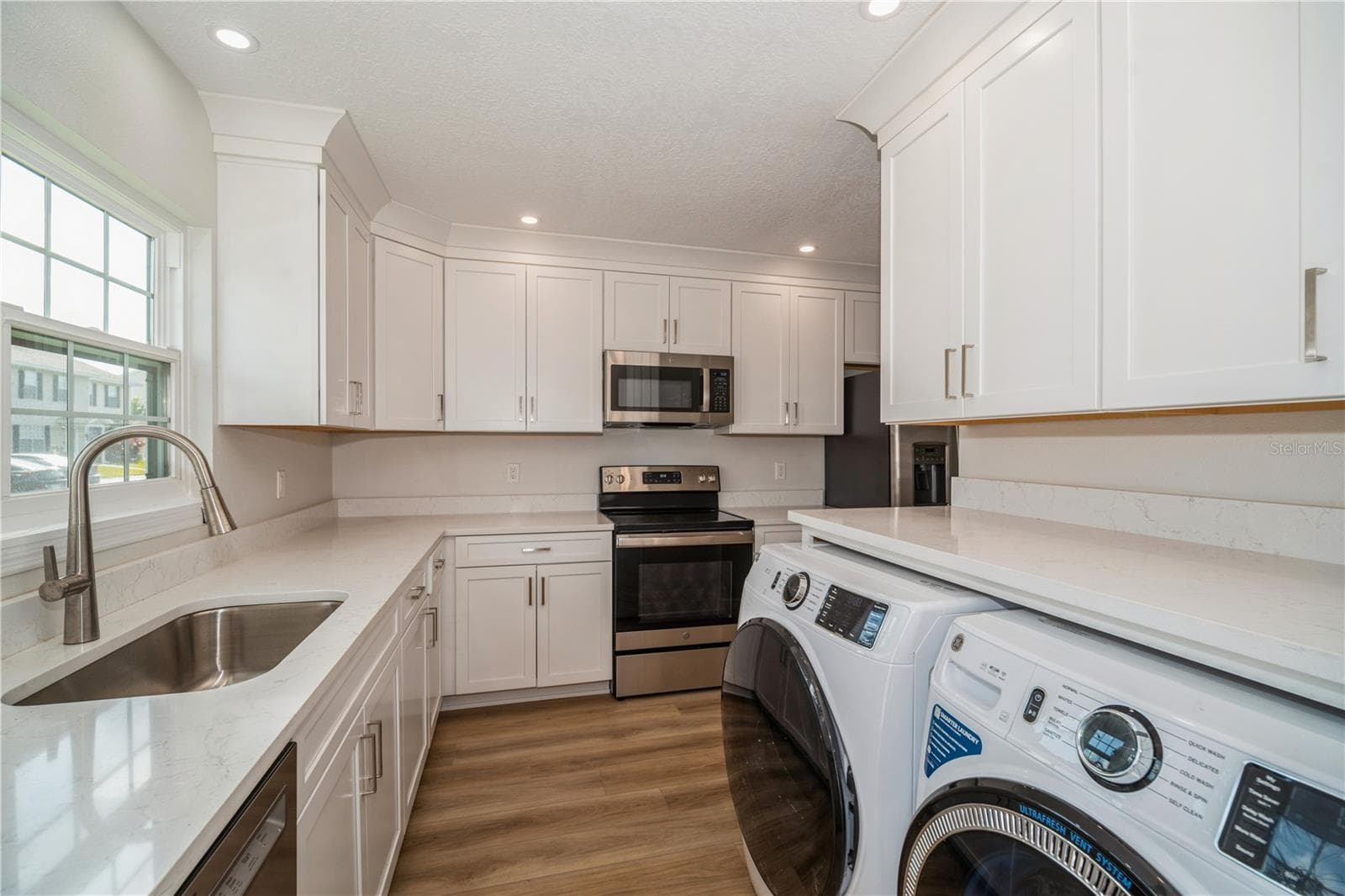 Kitchen - 2018 MANOR DR NE, PALM BAY