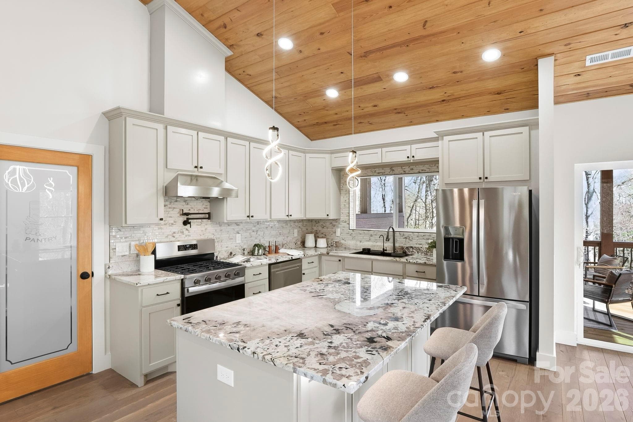 Single Family Residence at Hendersonville, photo 5 of 37