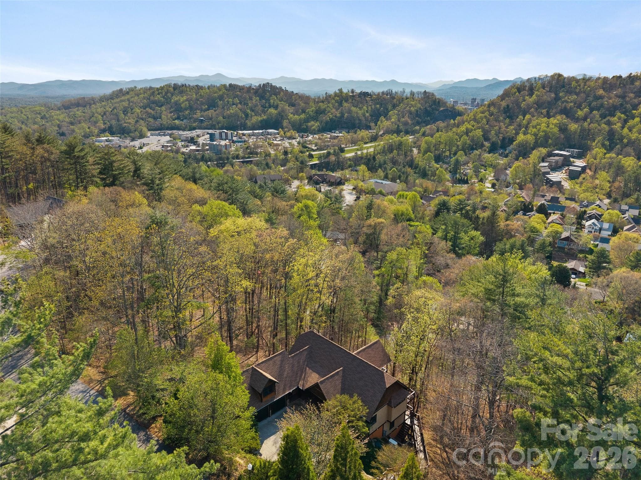 Only minutes to all downtown Asheville has to offer. - 5 Stegall Lane, Asheville