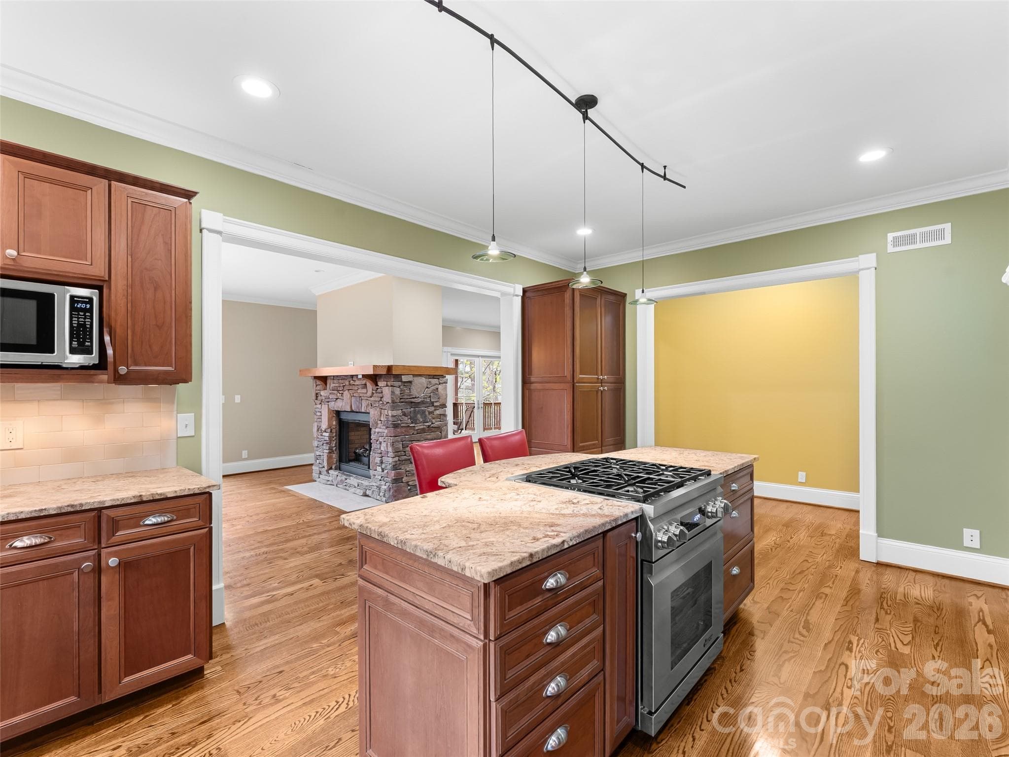 This kitchen has plenty of space for all your cookware and kitchen tools. - 5 Stegall Lane, Asheville